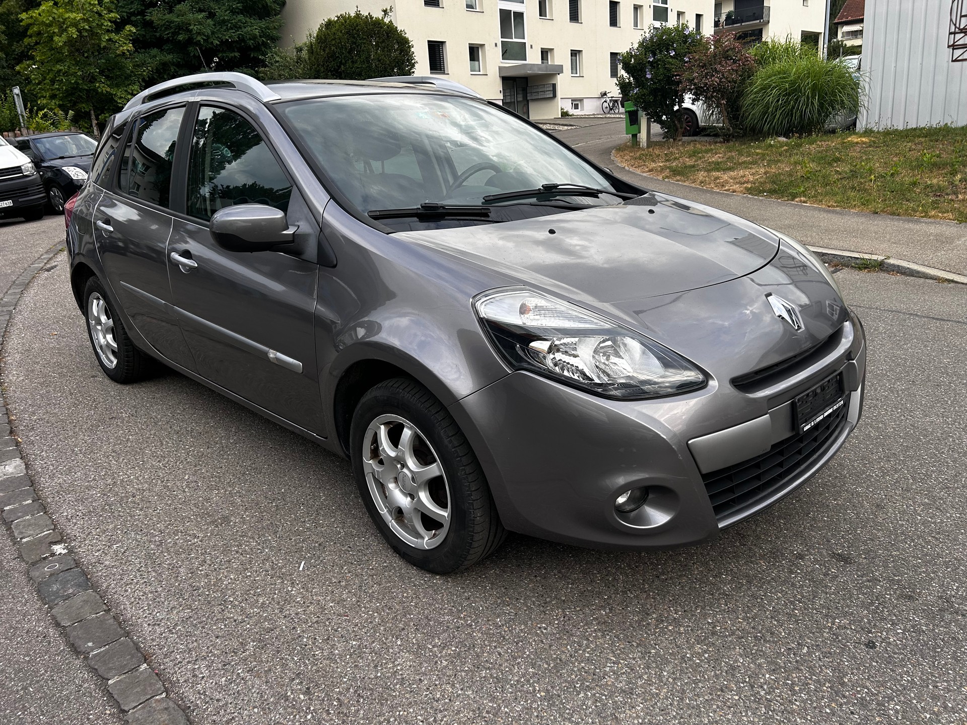 RENAULT Clio Grandtour 1.2 16V Turbo Dynamique-image-2