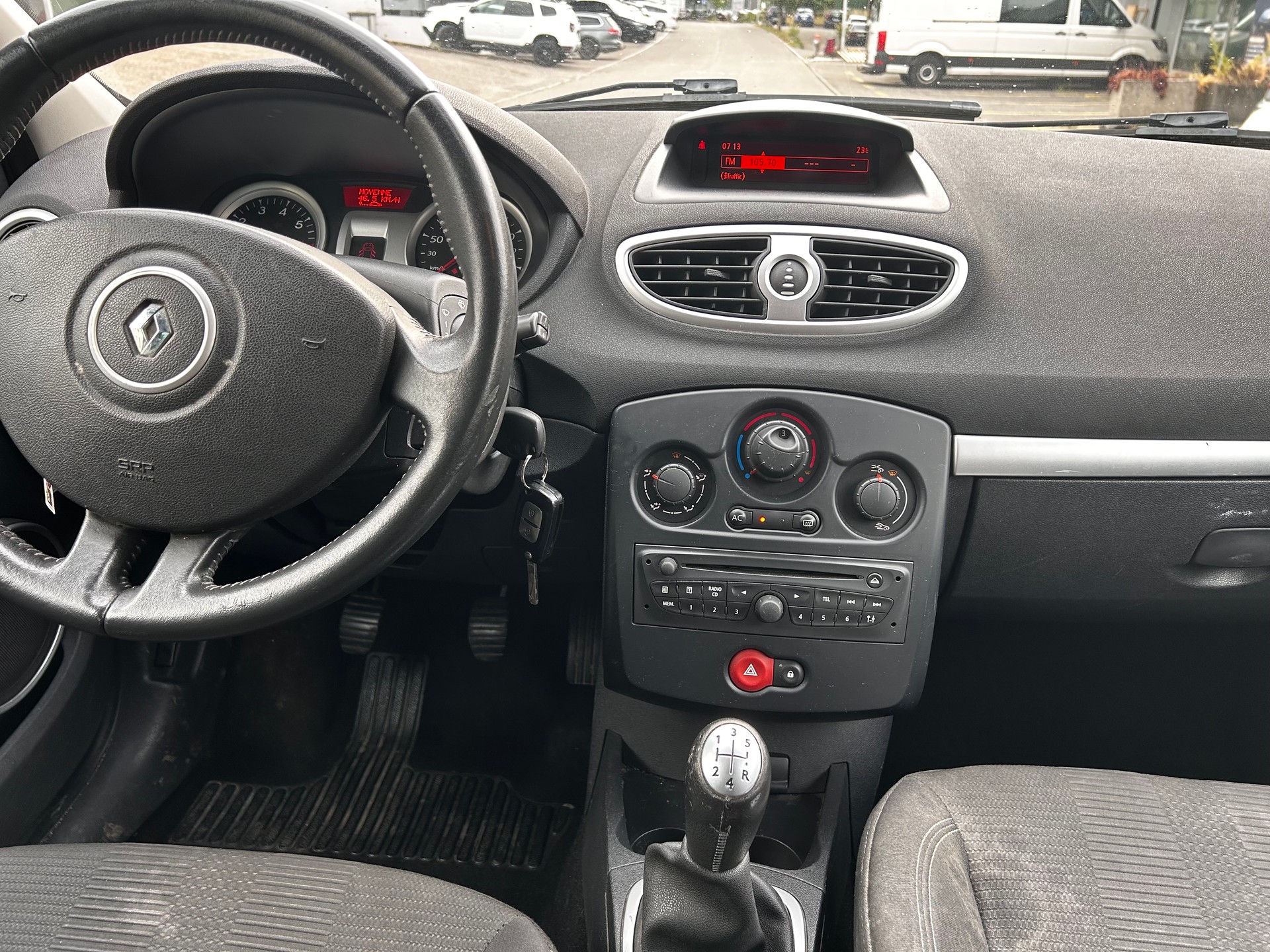 RENAULT Clio Grandtour 1.2 16V Turbo Dynamique-image-10