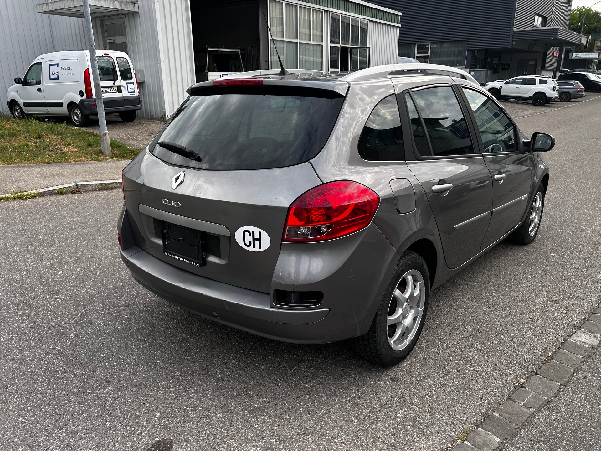 RENAULT Clio Grandtour 1.2 16V Turbo Dynamique-image-5