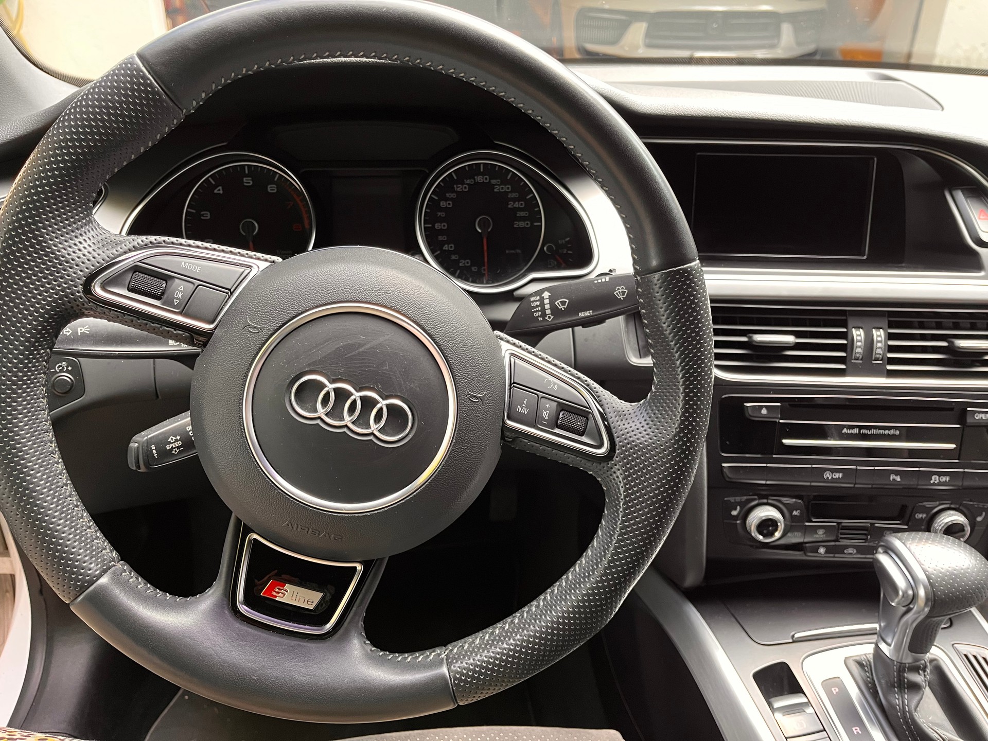 AUDI 2.0 TFSI quattro S-Tronic-image-4