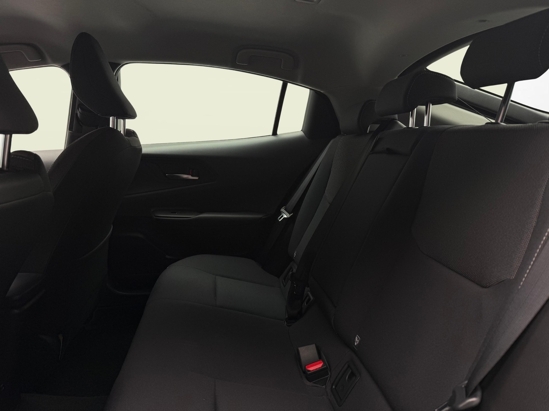 TOYOTA Prius 2.0 Plug-In-Hybrid Style-image-12