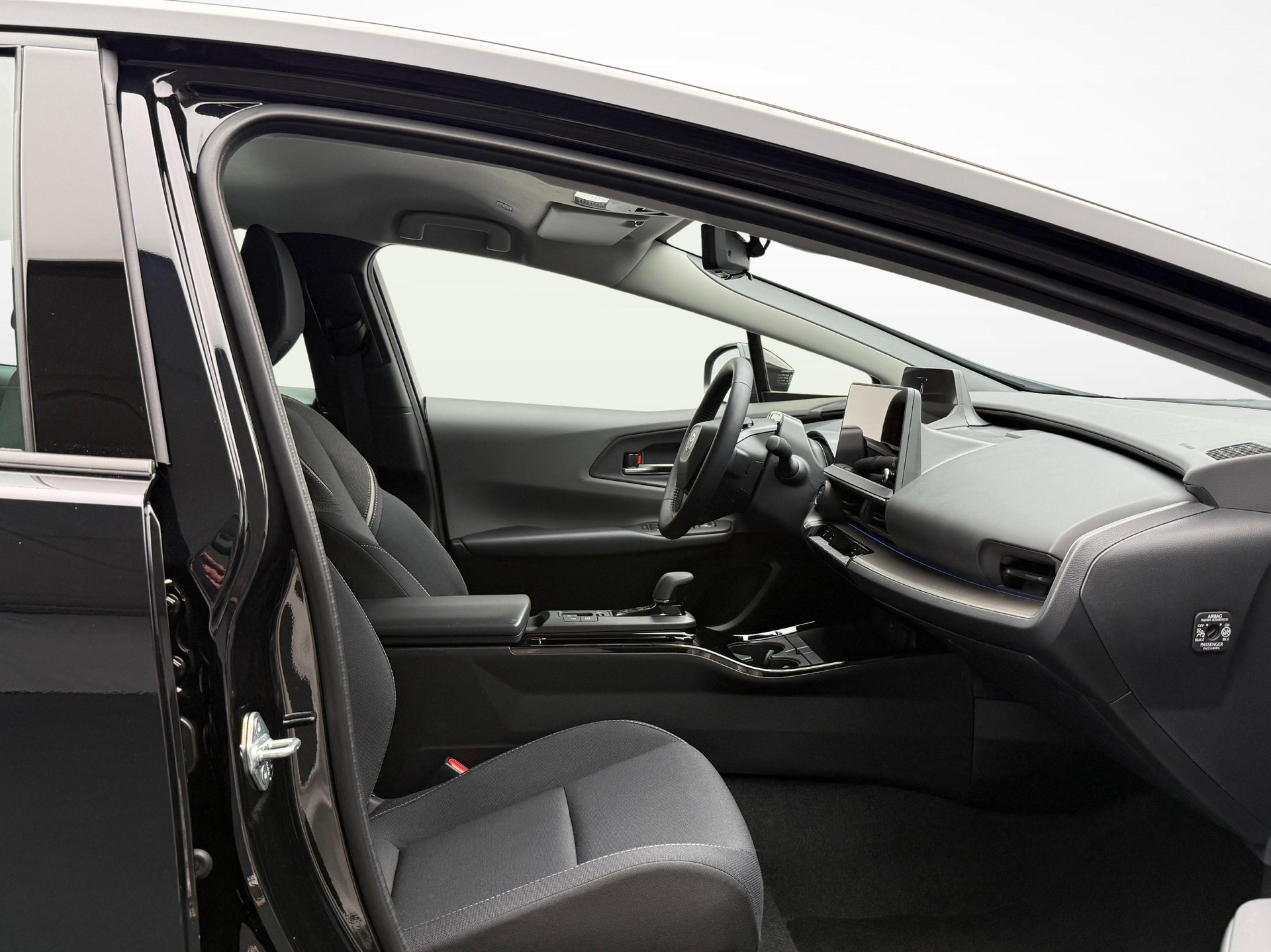 TOYOTA Prius 2.0 Plug-In-Hybrid Style-image-11