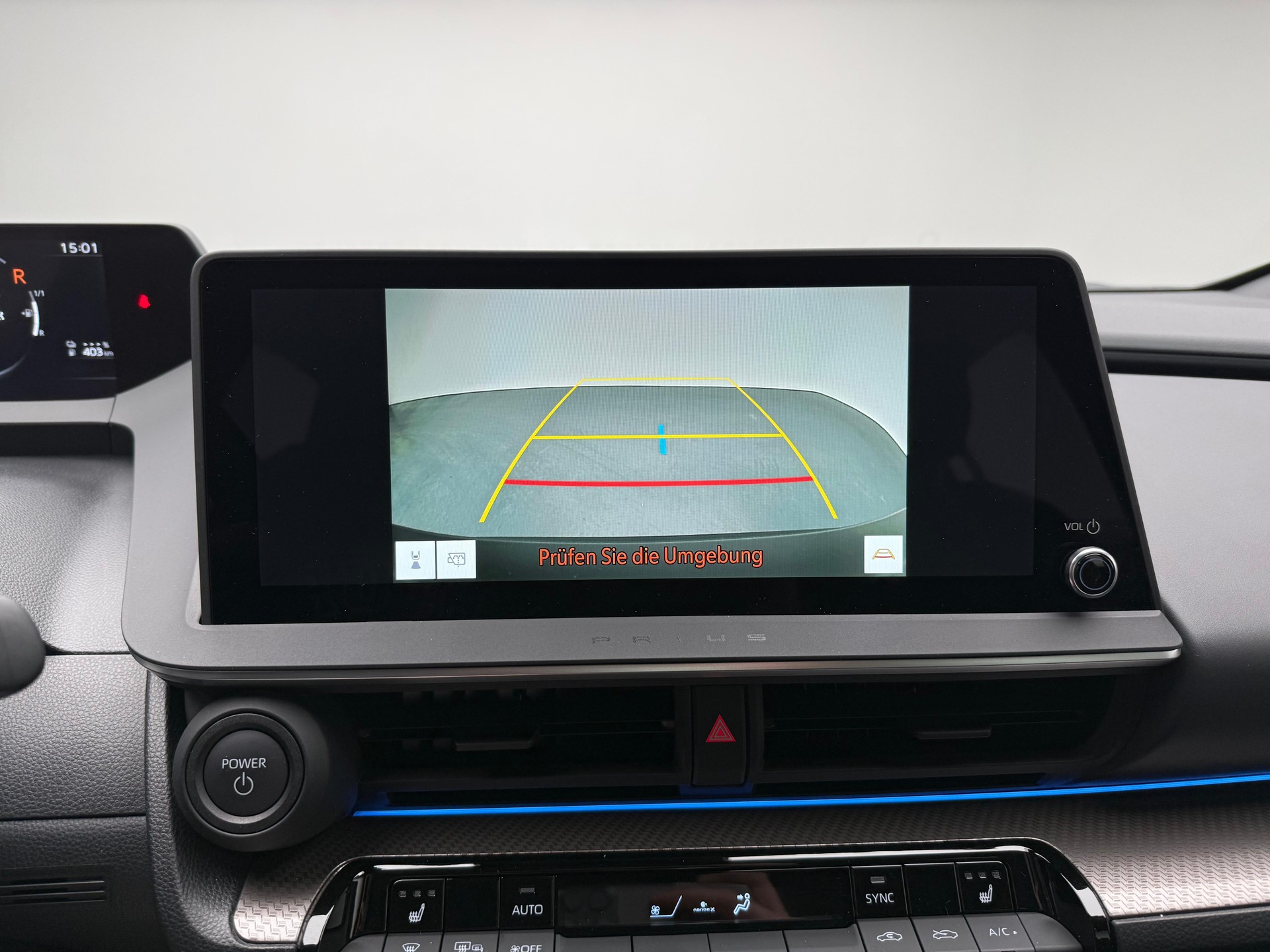 TOYOTA Prius 2.0 Plug-In-Hybrid Style-image-14