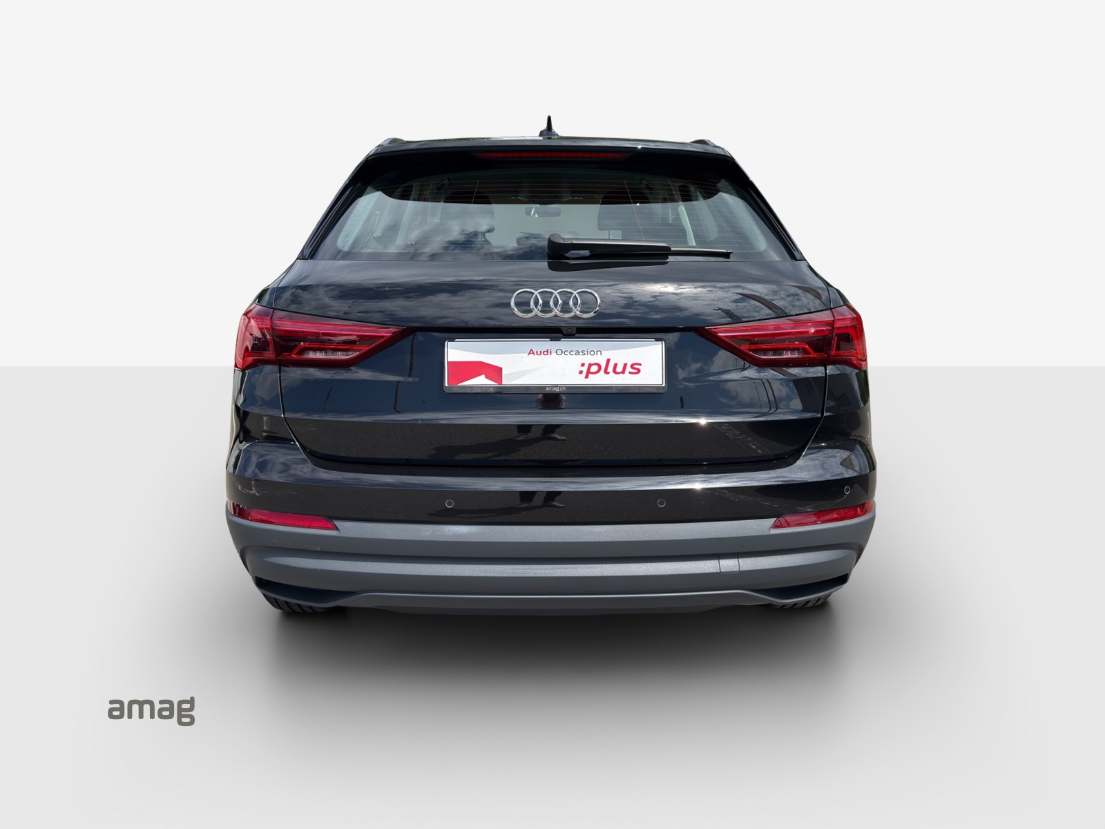 AUDI Q3 35 TFSI Attraction S-tronic-image-3