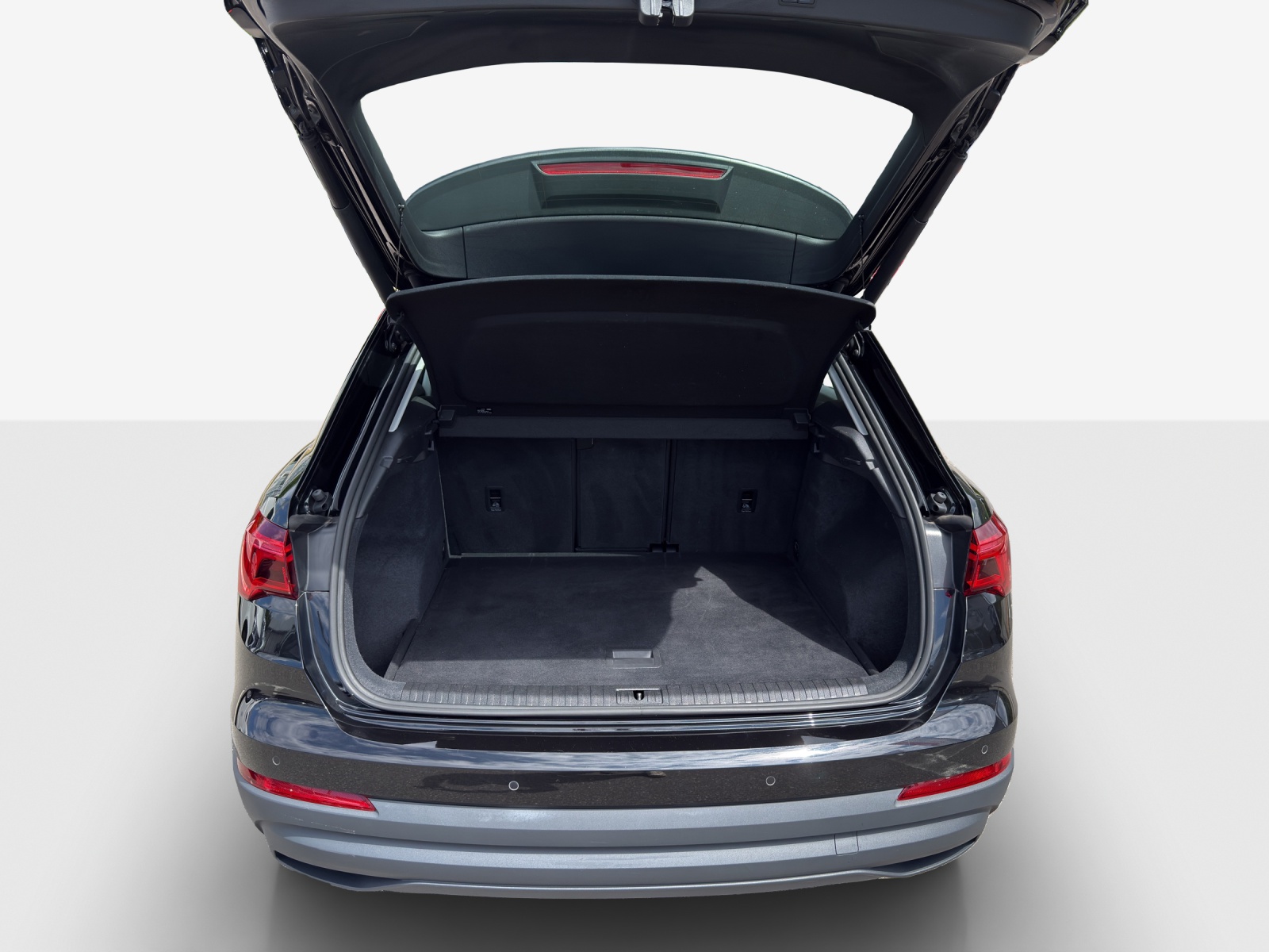 AUDI Q3 35 TFSI Attraction S-tronic-image-11