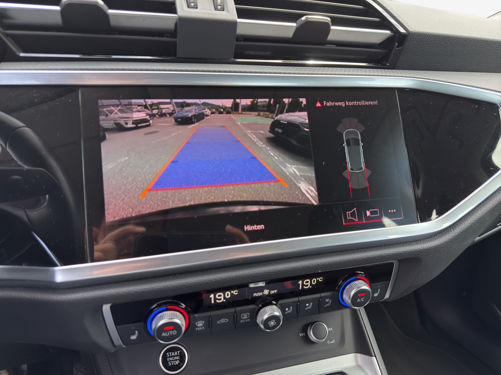 AUDI Q3 35 TFSI Attraction S-tronic-image-13
