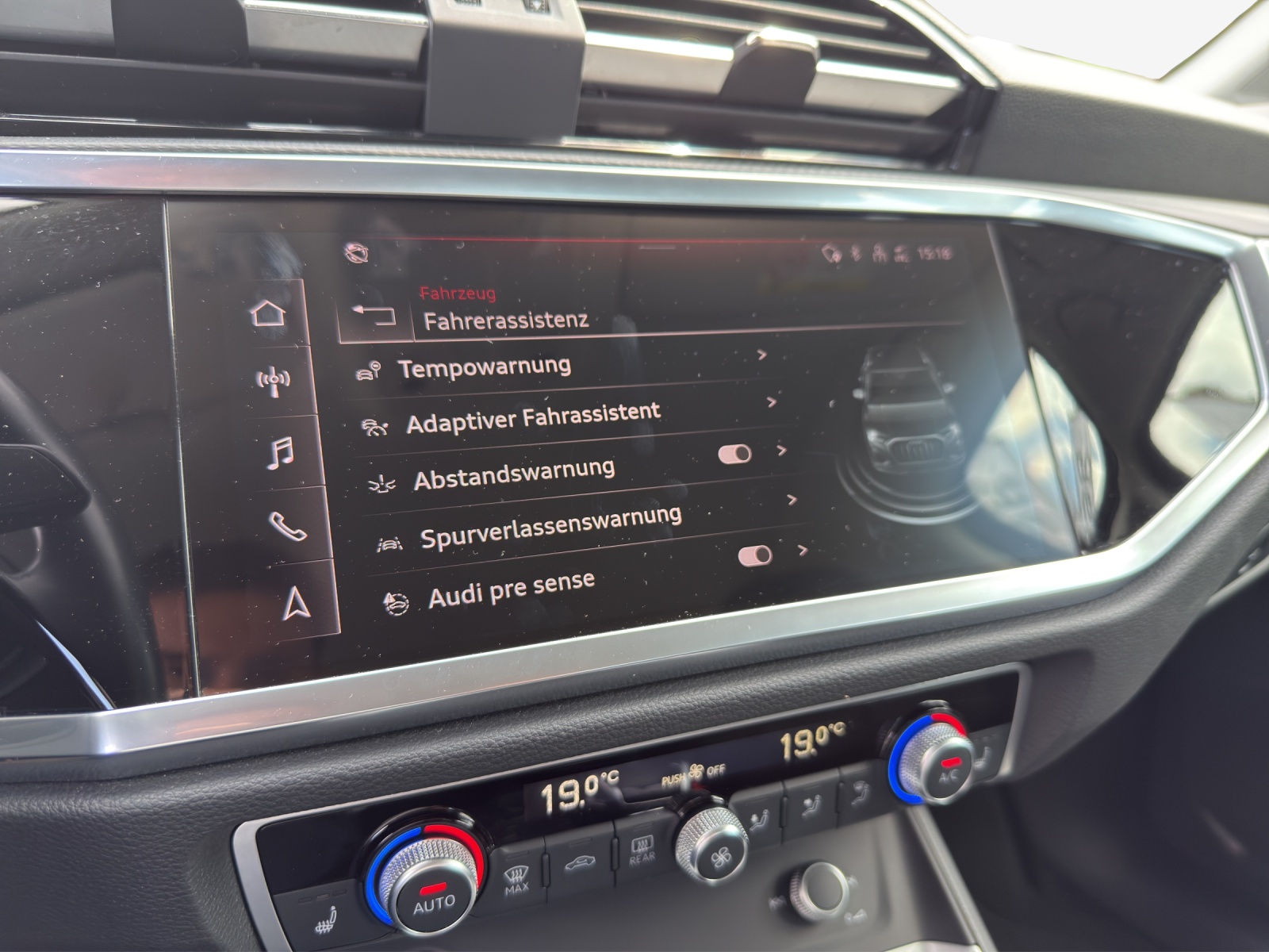 AUDI Q3 35 TFSI Attraction S-tronic-image-14