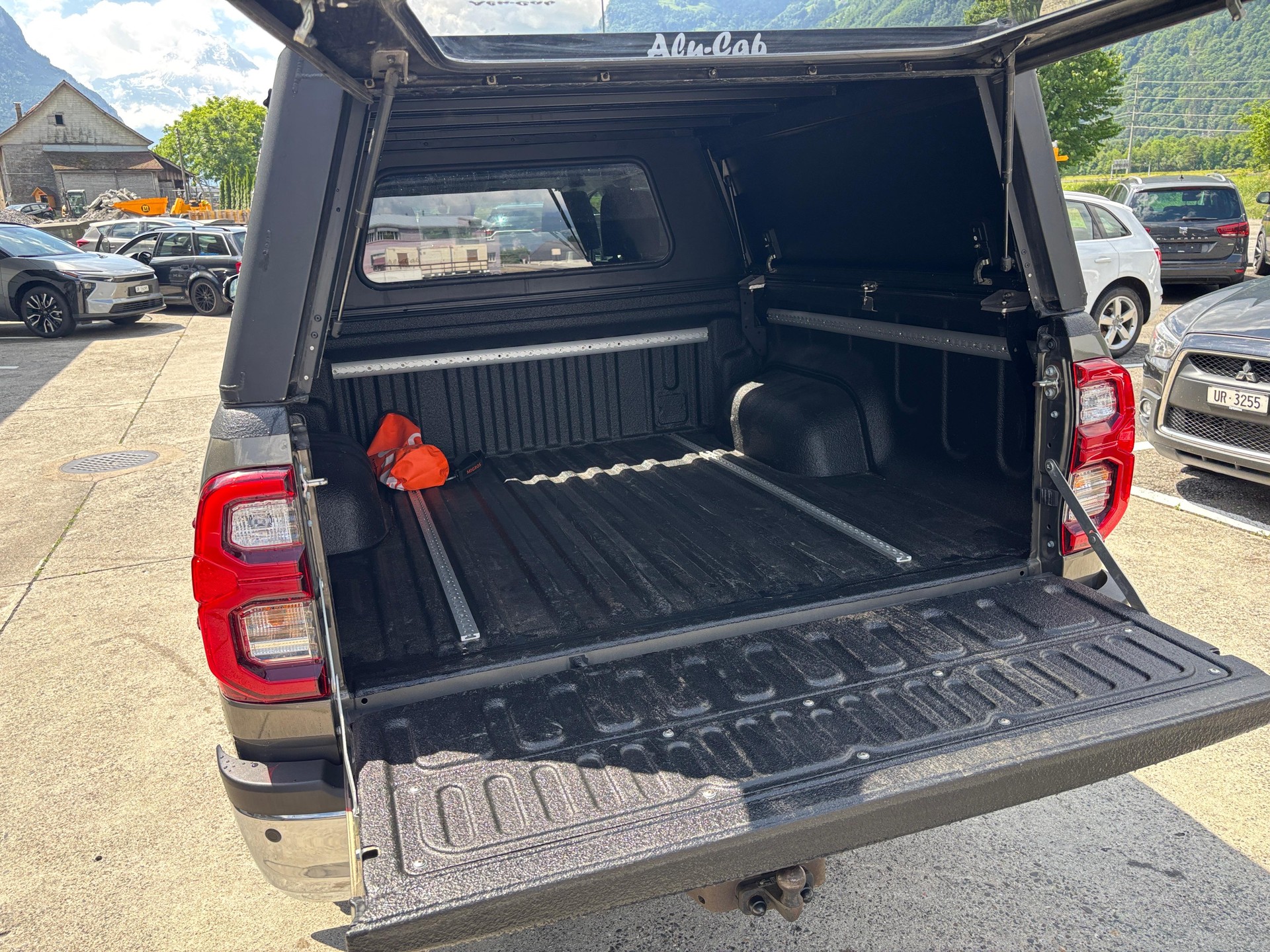 TOYOTA Hilux 2.8 204PS Premium-image-8