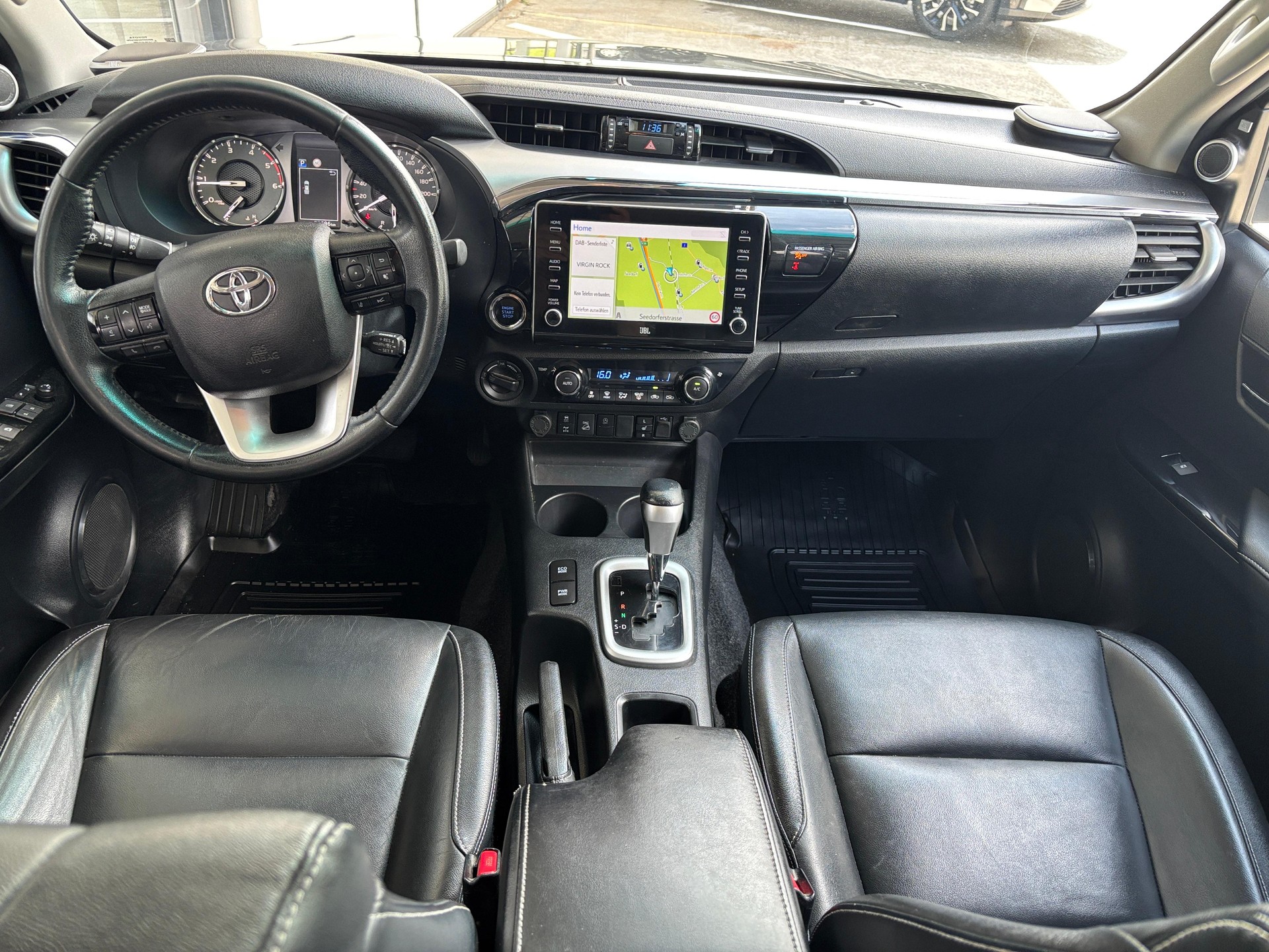 TOYOTA Hilux 2.8 204PS Premium-image-6