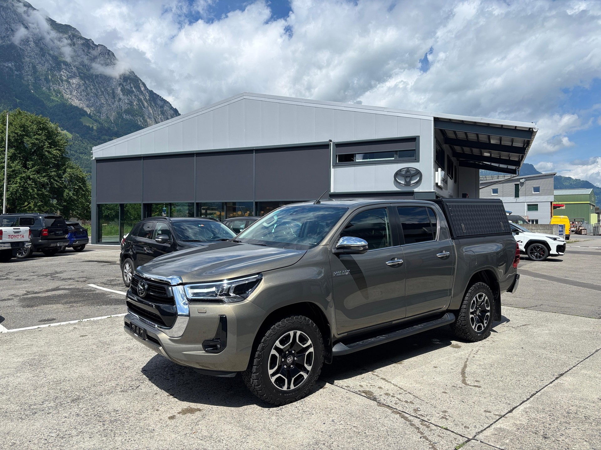 TOYOTA Hilux 2.8 204PS Premium-image-4