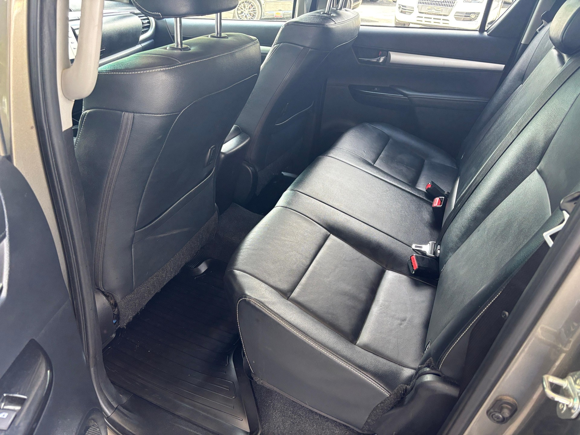 TOYOTA Hilux 2.8 204PS Premium-image-11