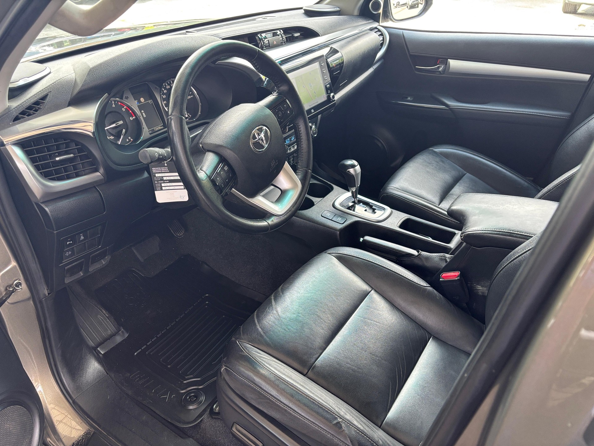 TOYOTA Hilux 2.8 204PS Premium-image-9