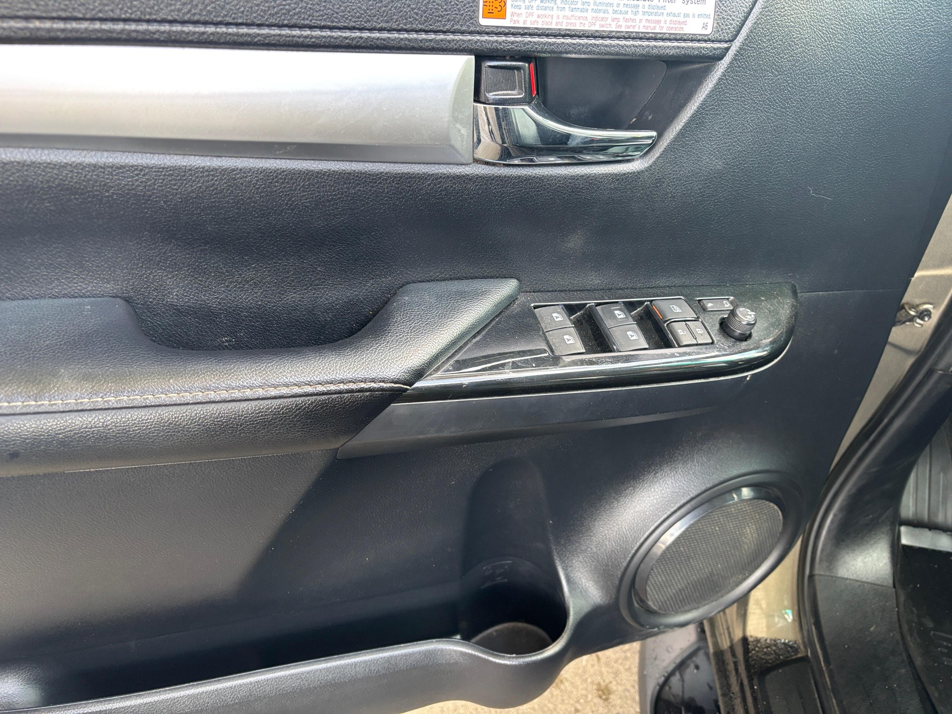 TOYOTA Hilux 2.8 204PS Premium-image-10
