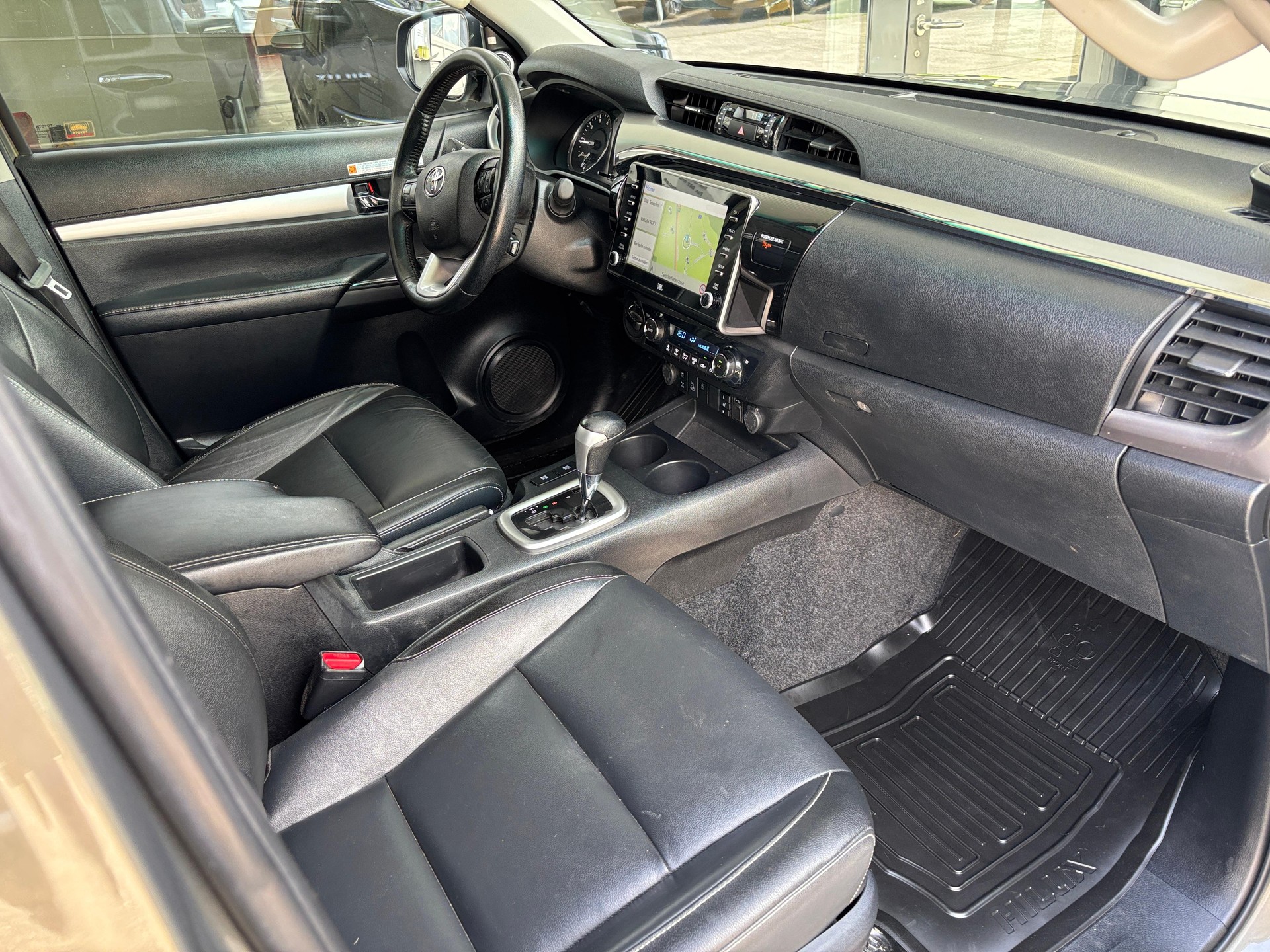 TOYOTA Hilux 2.8 204PS Premium-image-7