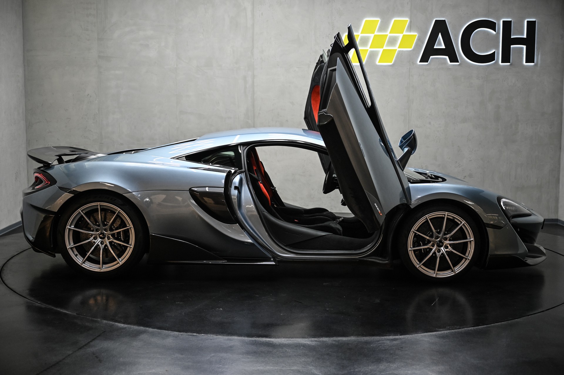 McLAREN 600LT Coupé-image-13