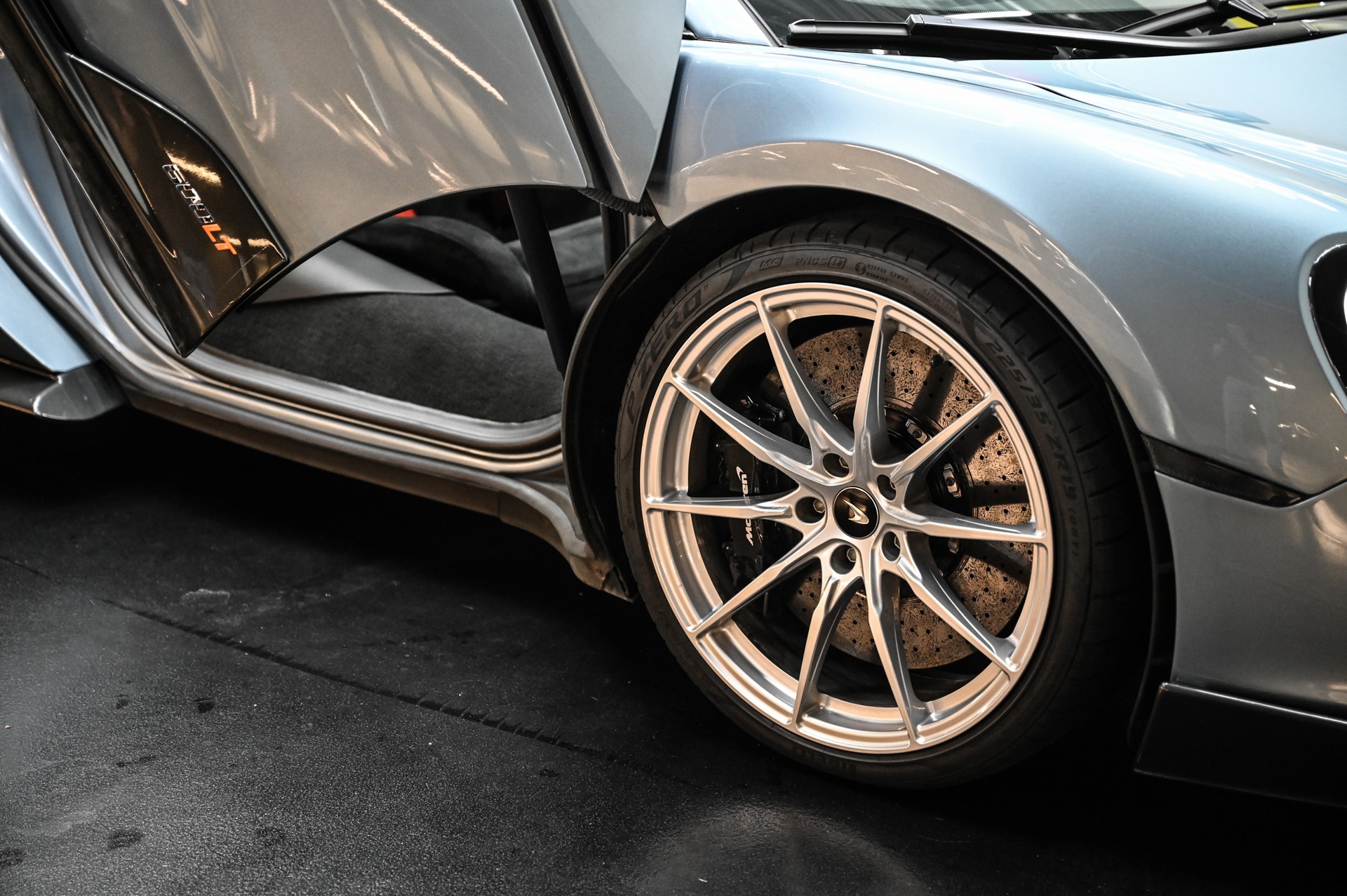 McLAREN 600LT Coupé-image-18