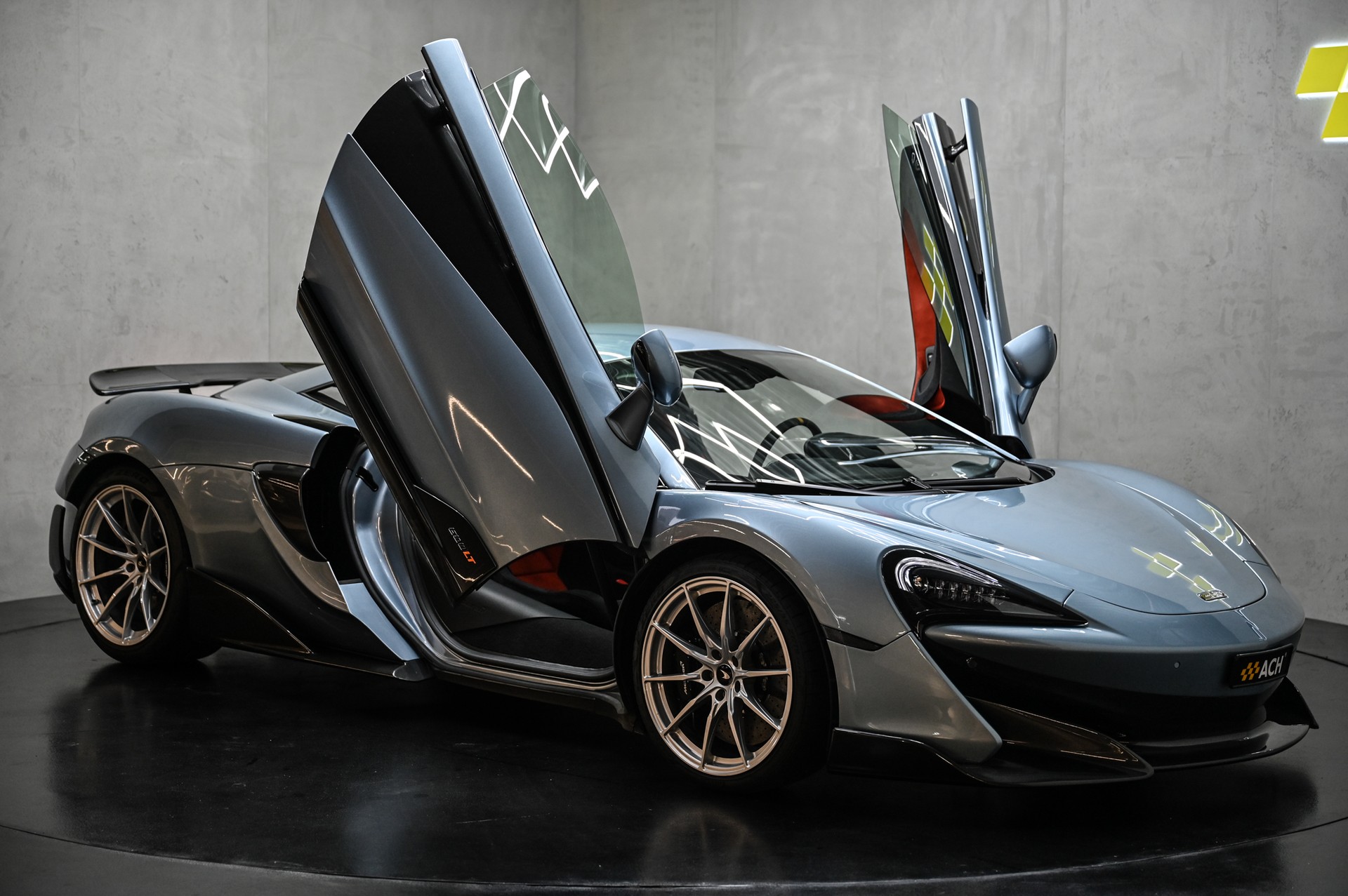 McLAREN 600LT Coupé-image-14