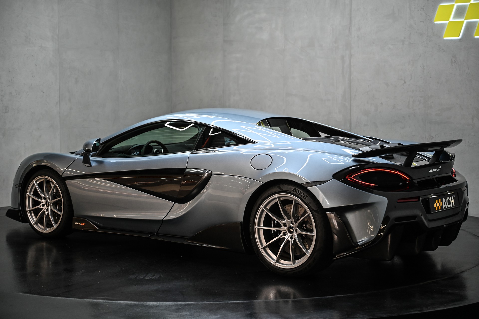 McLAREN 600LT Coupé-image-9