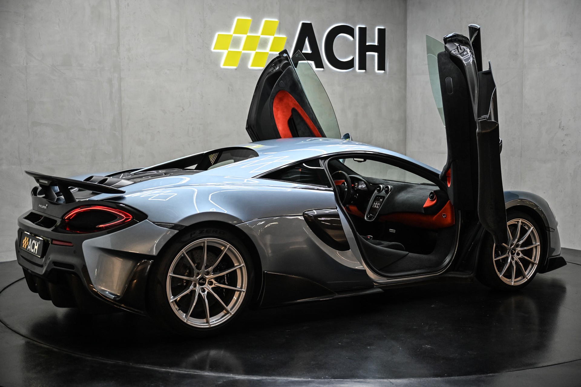 McLAREN 600LT Coupé-image-12