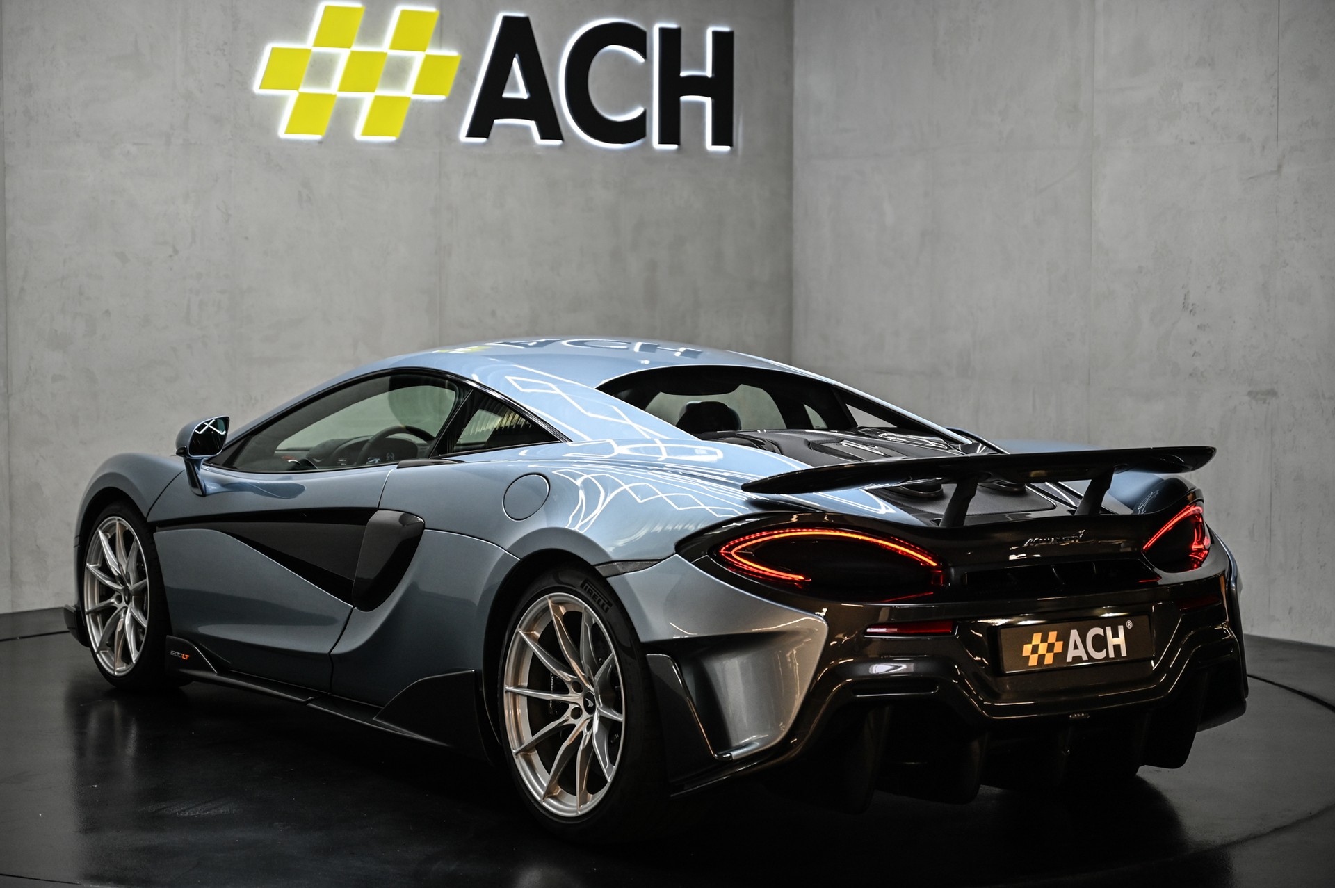 McLAREN 600LT Coupé-image-4