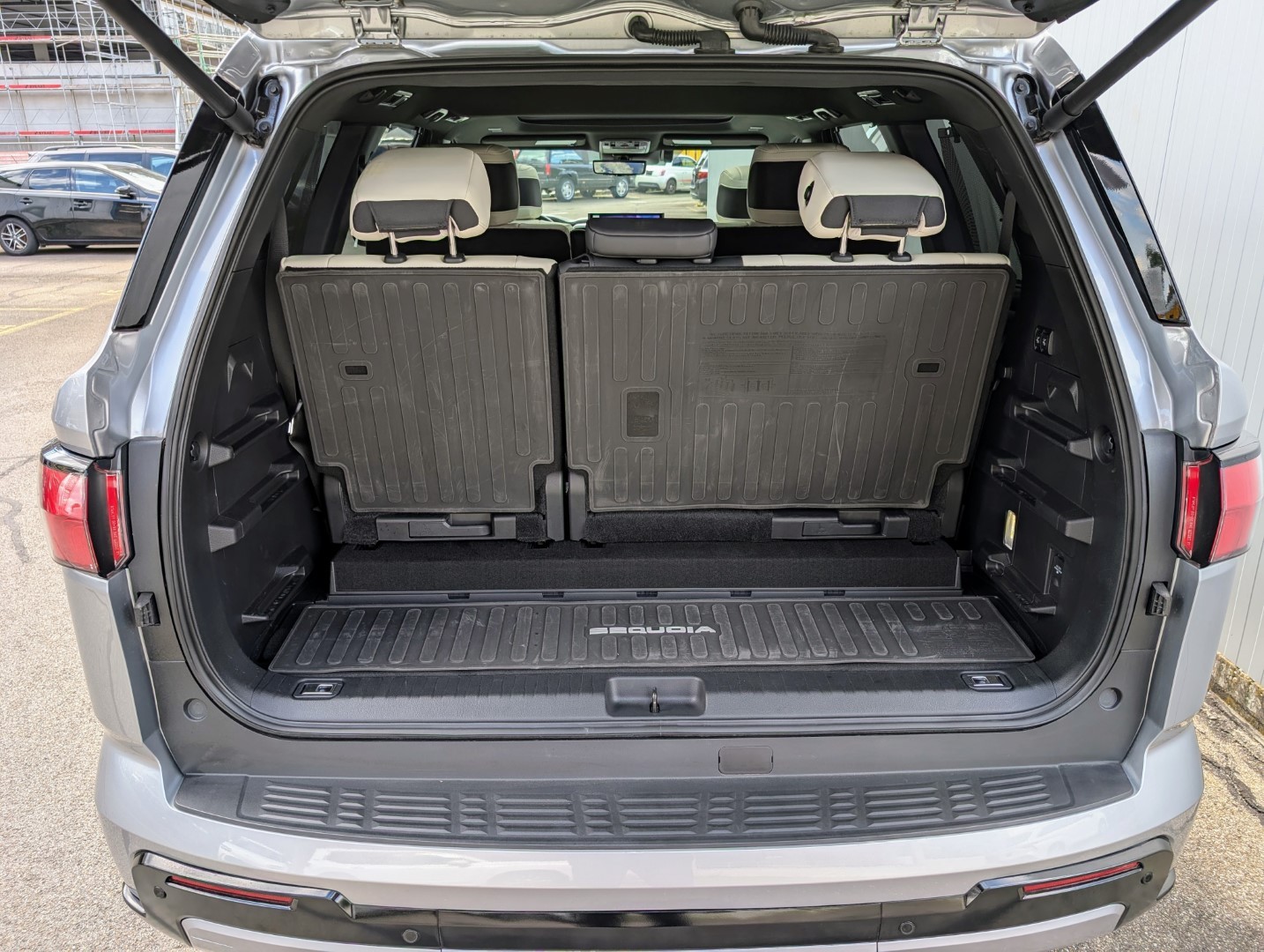 TOYOTA SEQUOIA Capstone Hybrid 4WD-image-17
