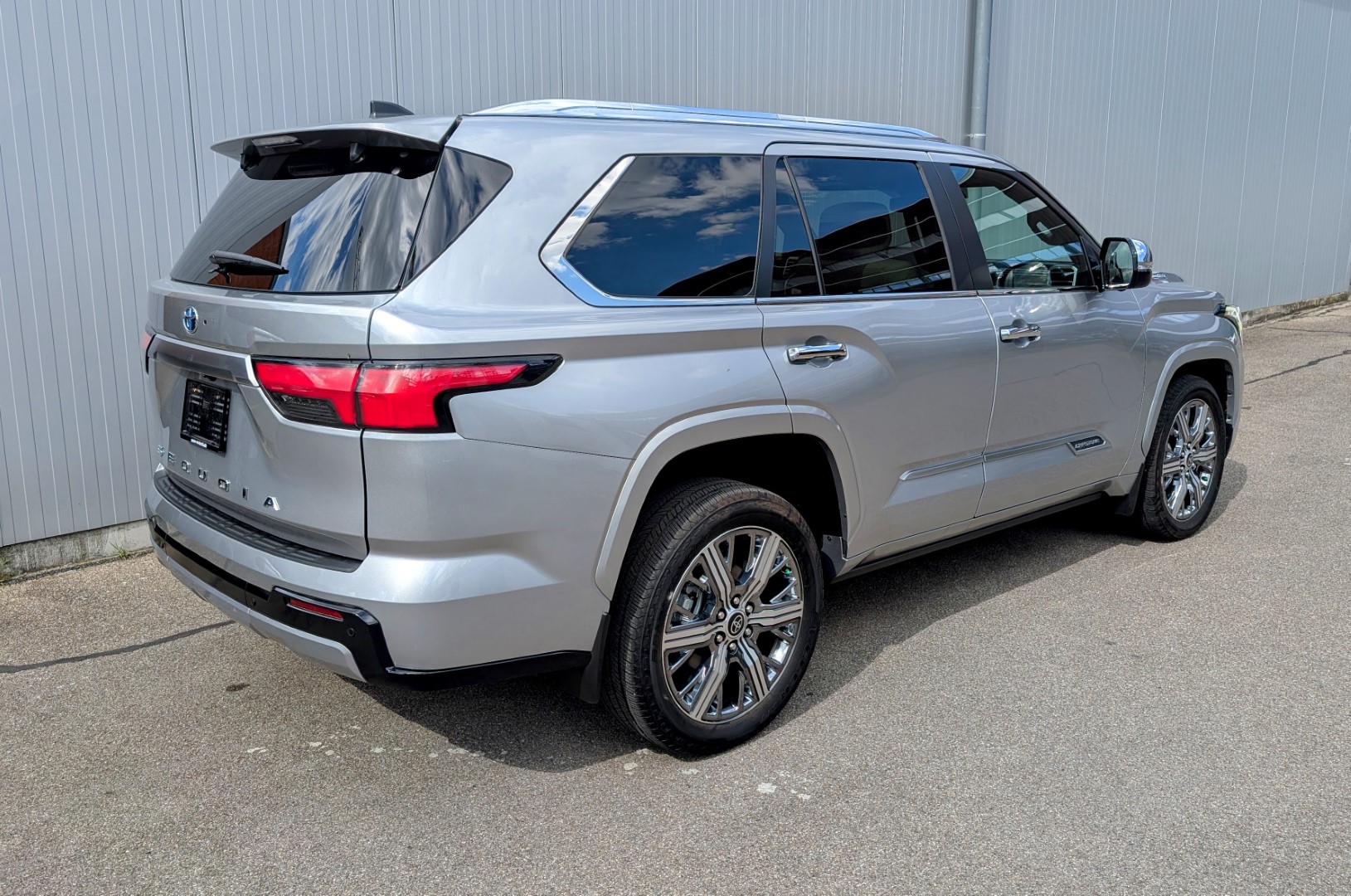TOYOTA SEQUOIA Capstone Hybrid 4WD-image-19