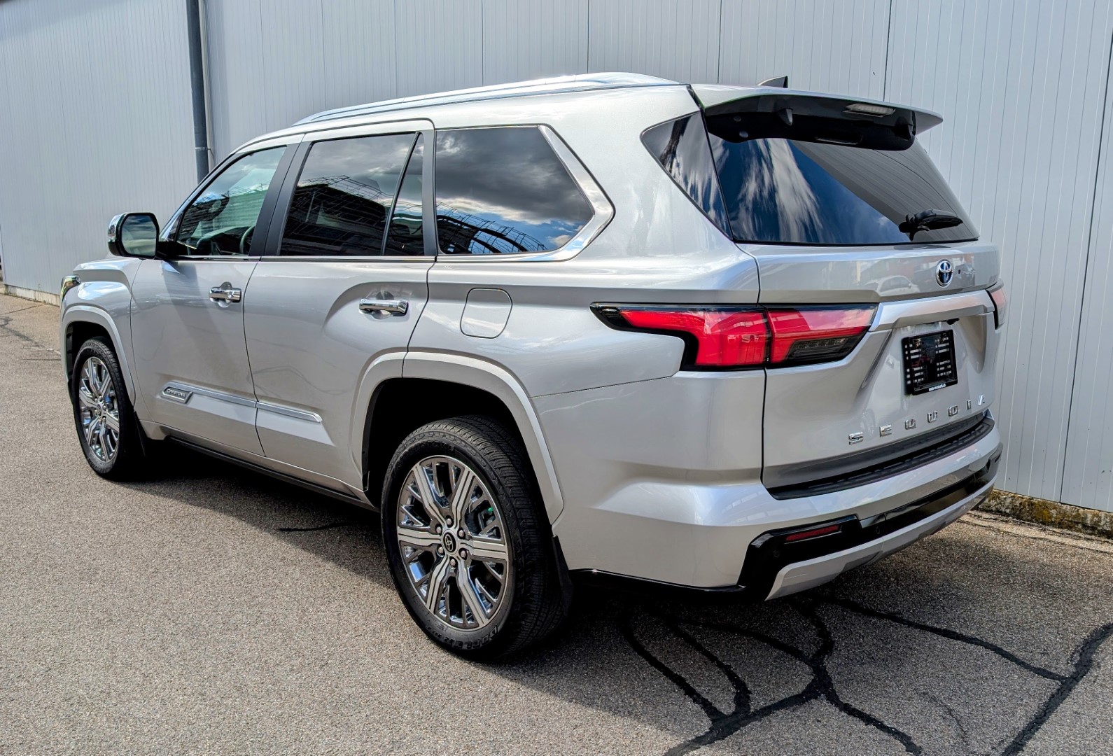 TOYOTA SEQUOIA Capstone Hybrid 4WD-image-15