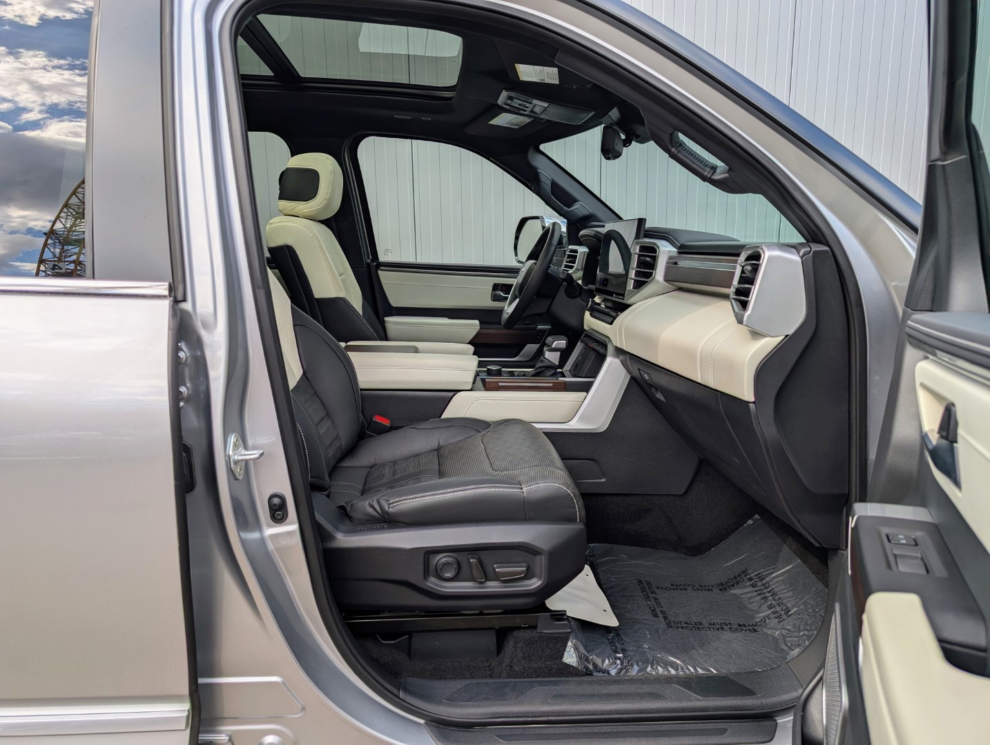 TOYOTA SEQUOIA Capstone Hybrid 4WD-image-21