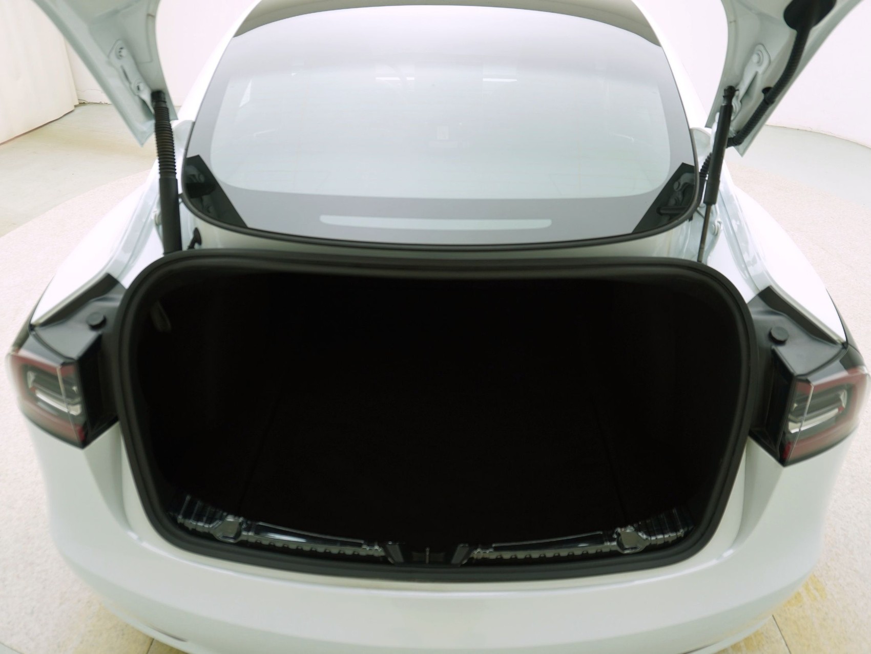 TESLA Model 3 Performance Dual AWD-image-11
