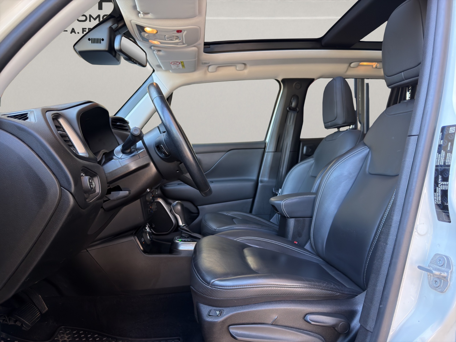 JEEP Renegade 1.3 Turbo Limited AWD-image-6