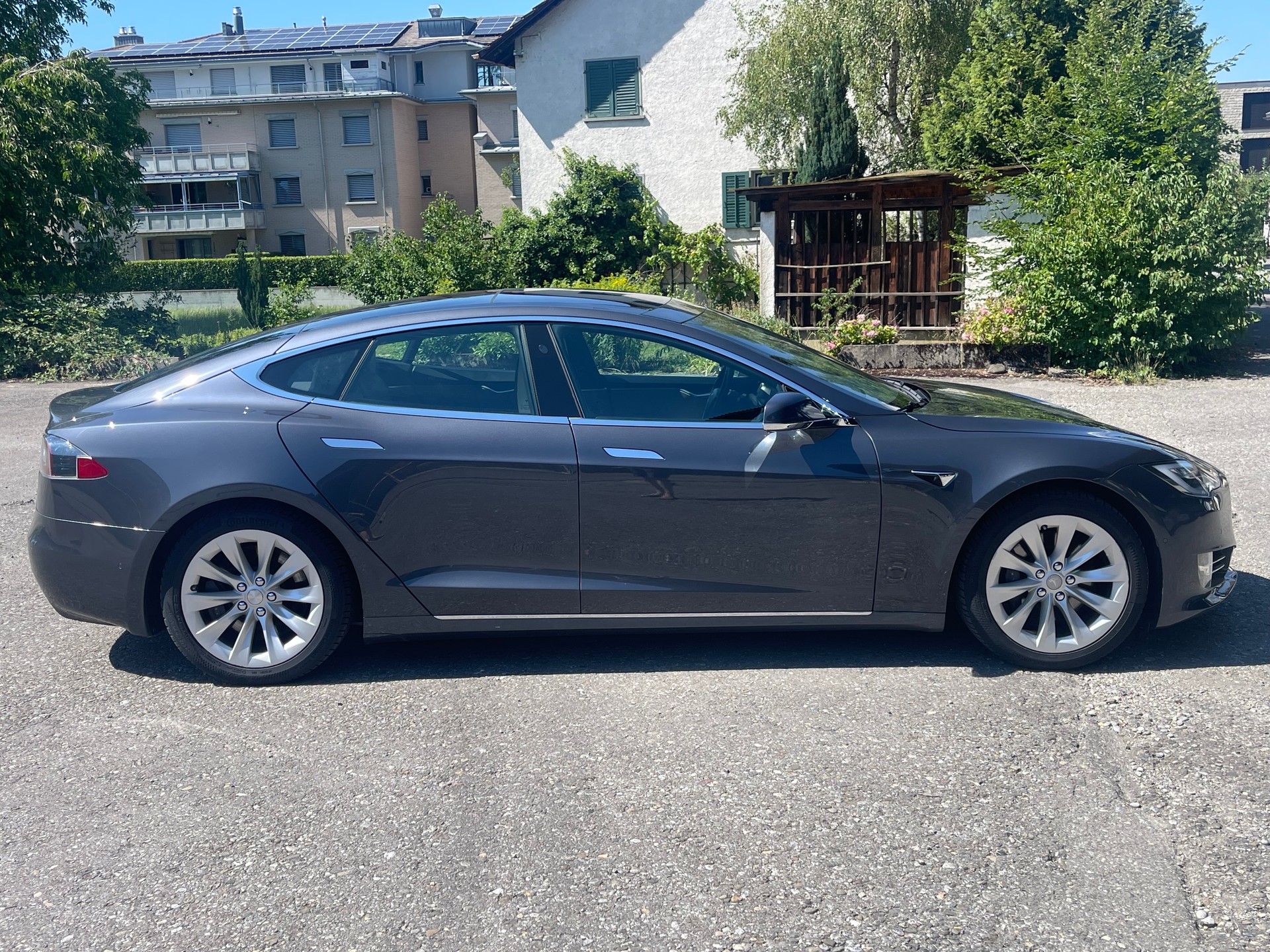 TESLA Model S 75 D-image-4