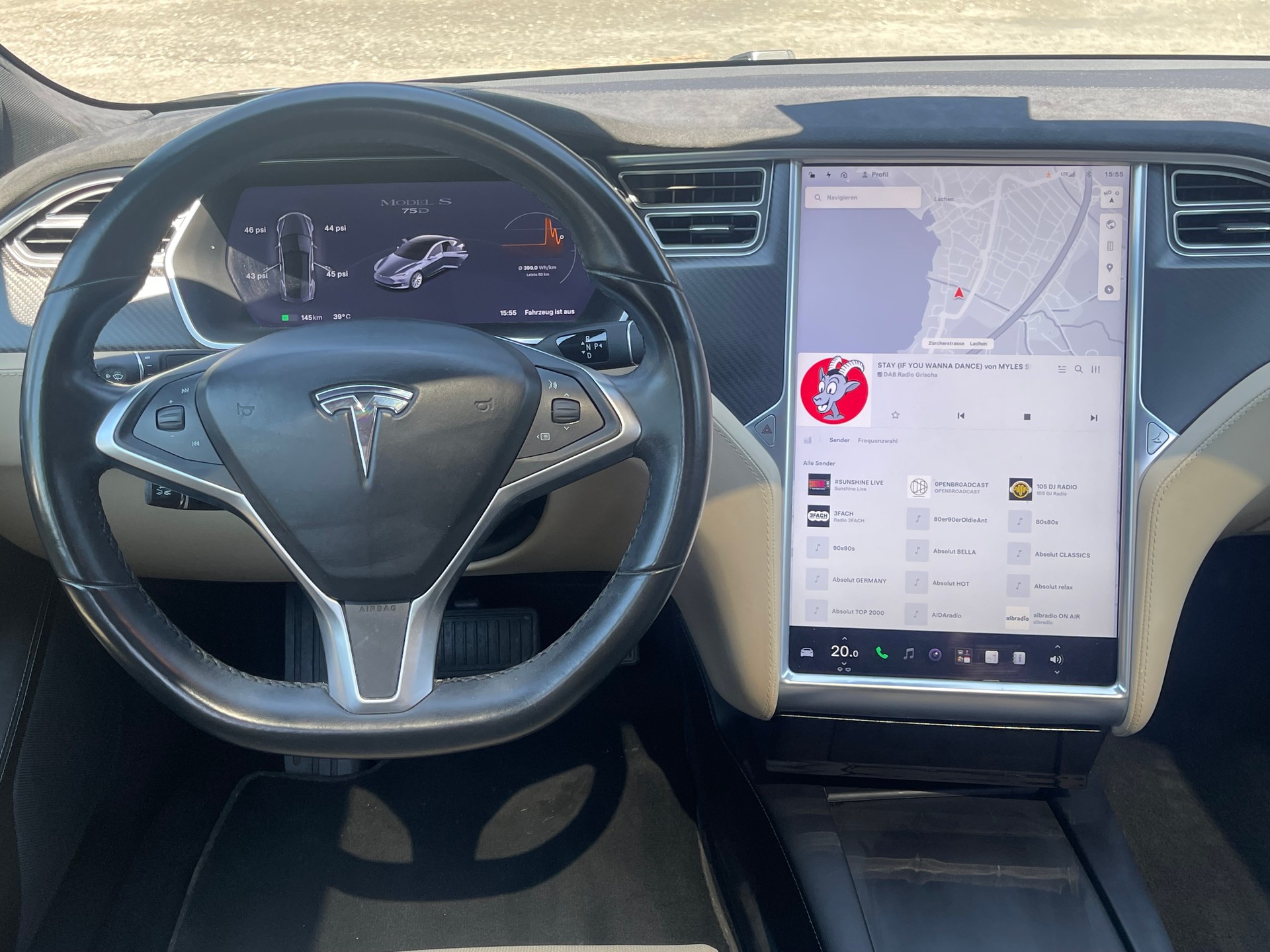 TESLA Model S 75 D-image-10