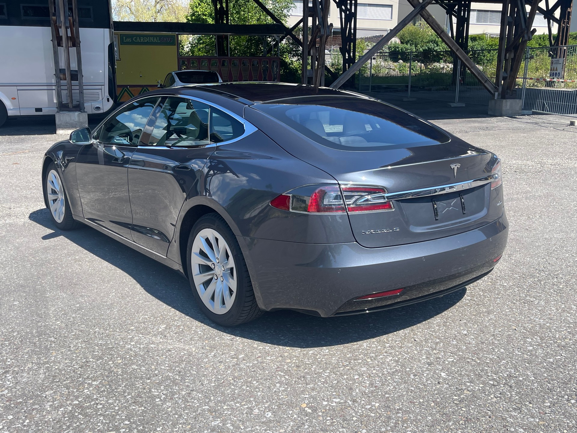 TESLA Model S 75 D-image-6