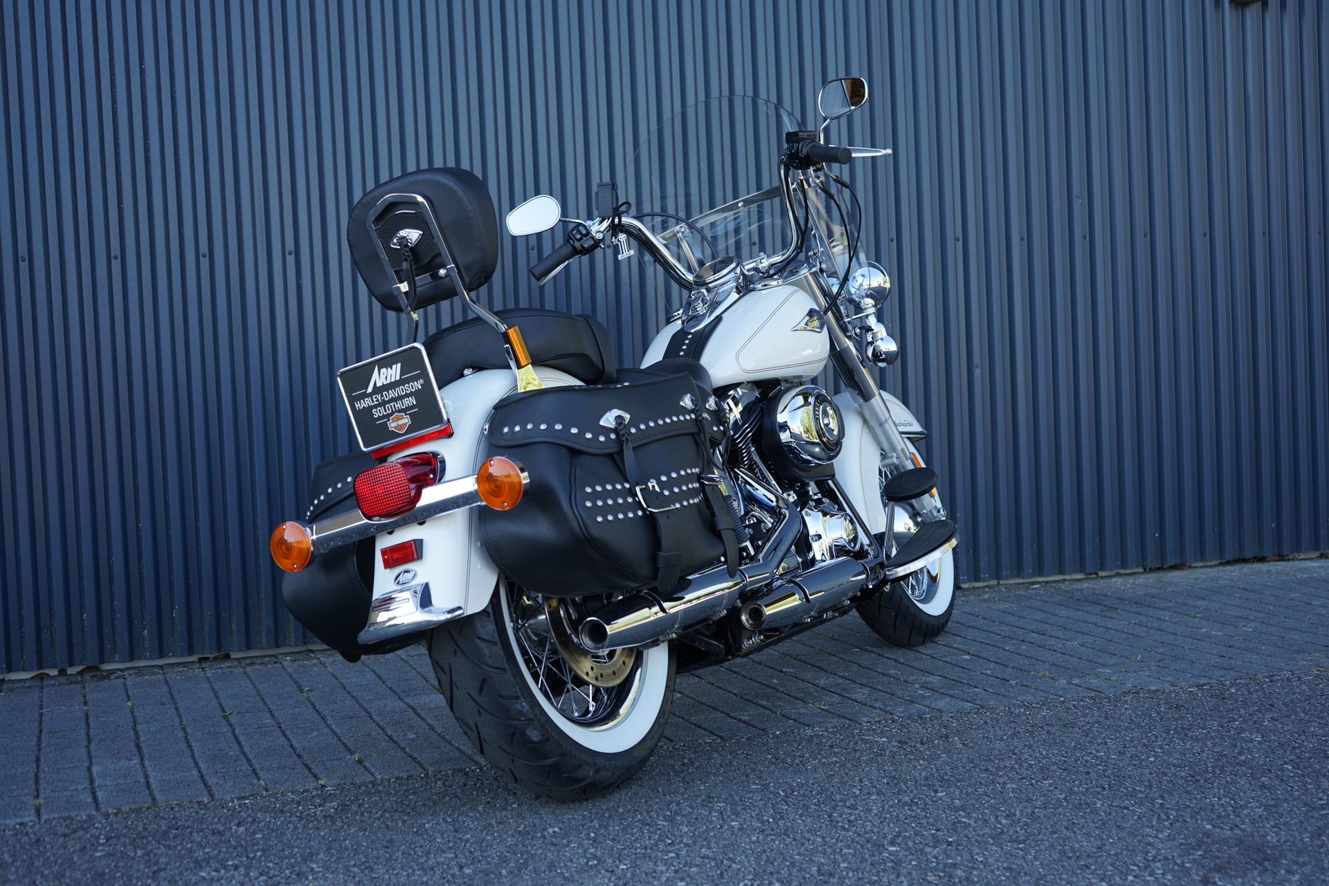 HARLEY-DAVIDSON FLSTC Softail Heritage Classic ABS-showroom-element-3