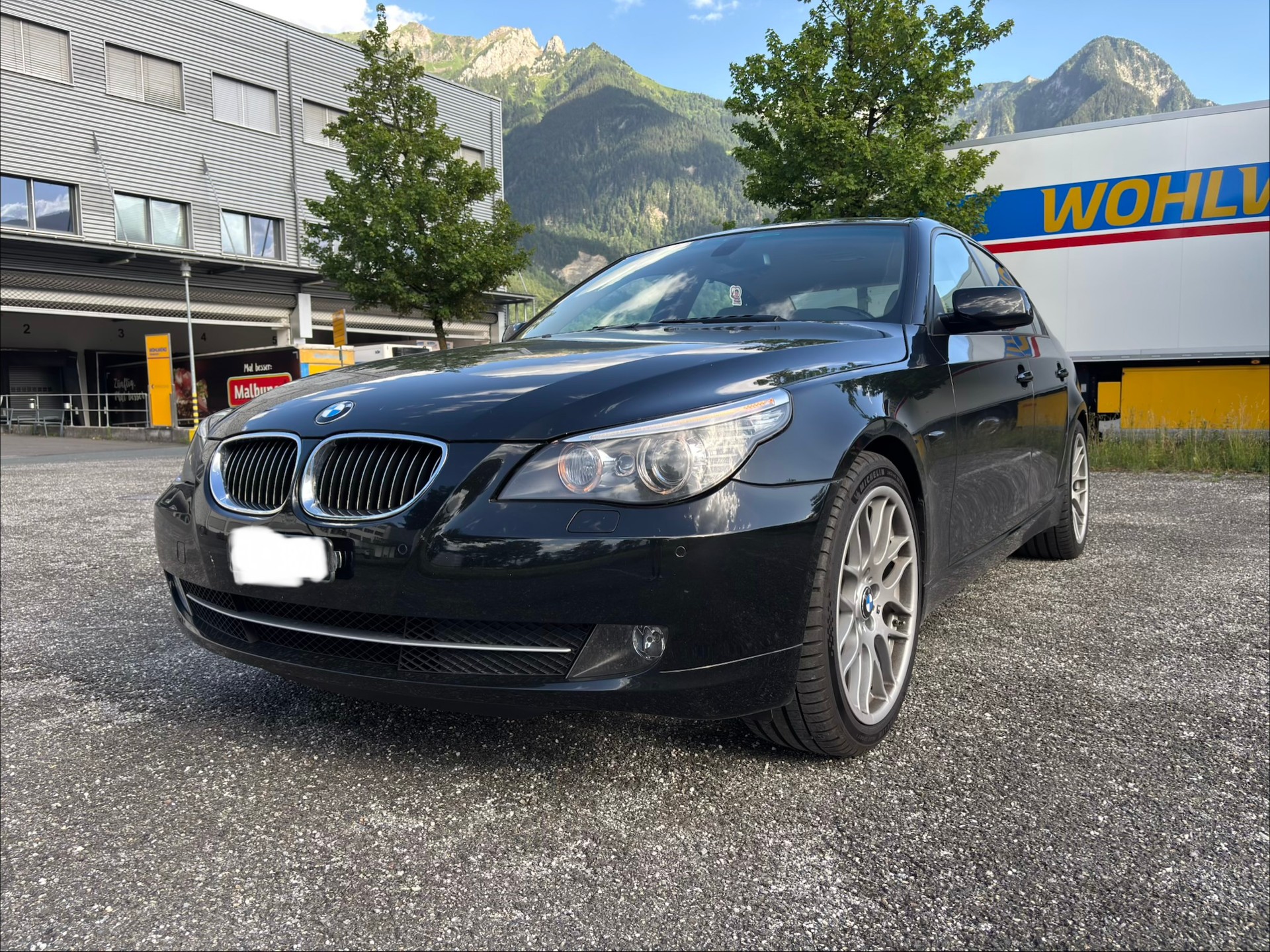 BMW 530i-image-0