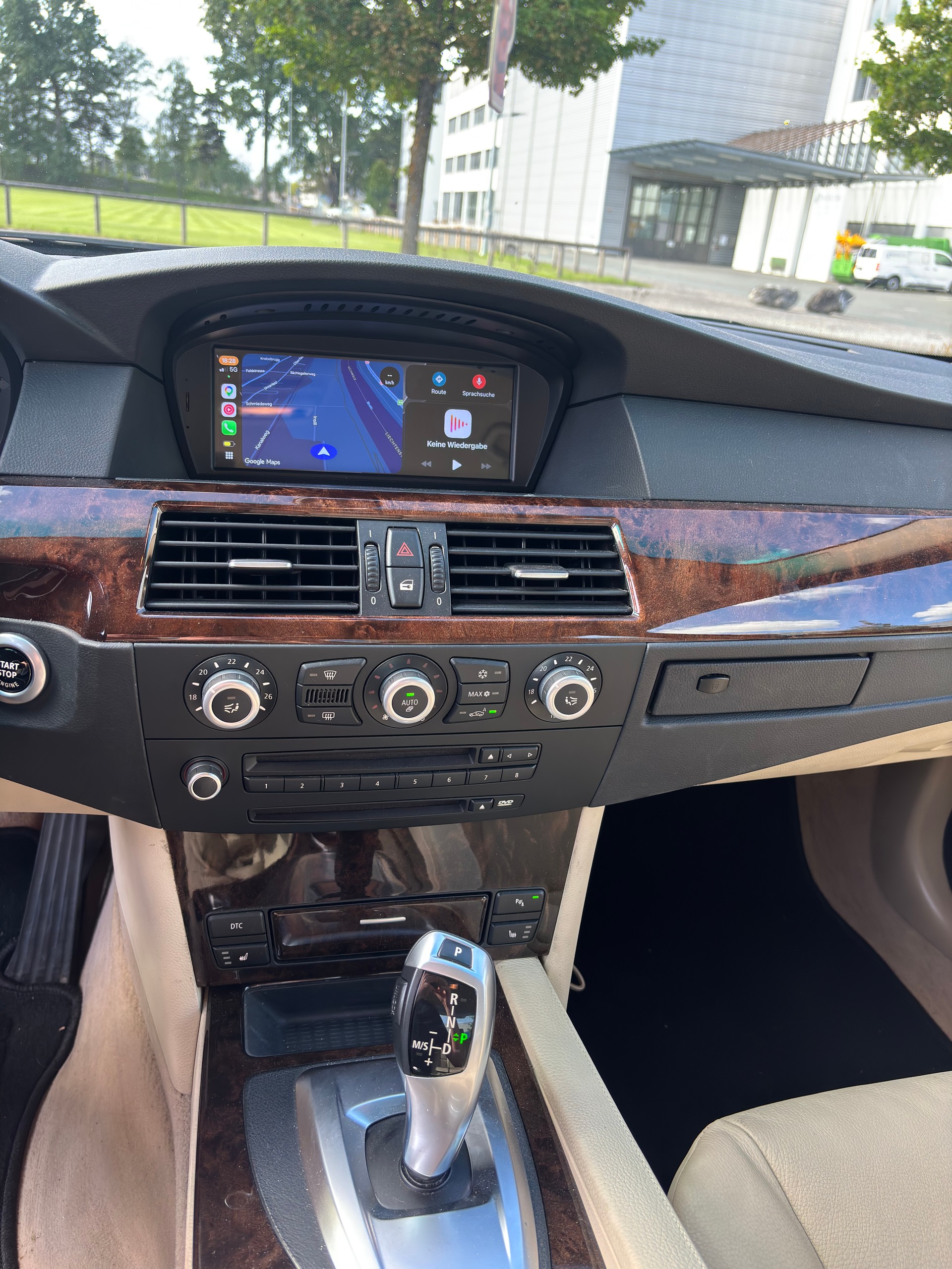 BMW 530i-image-4