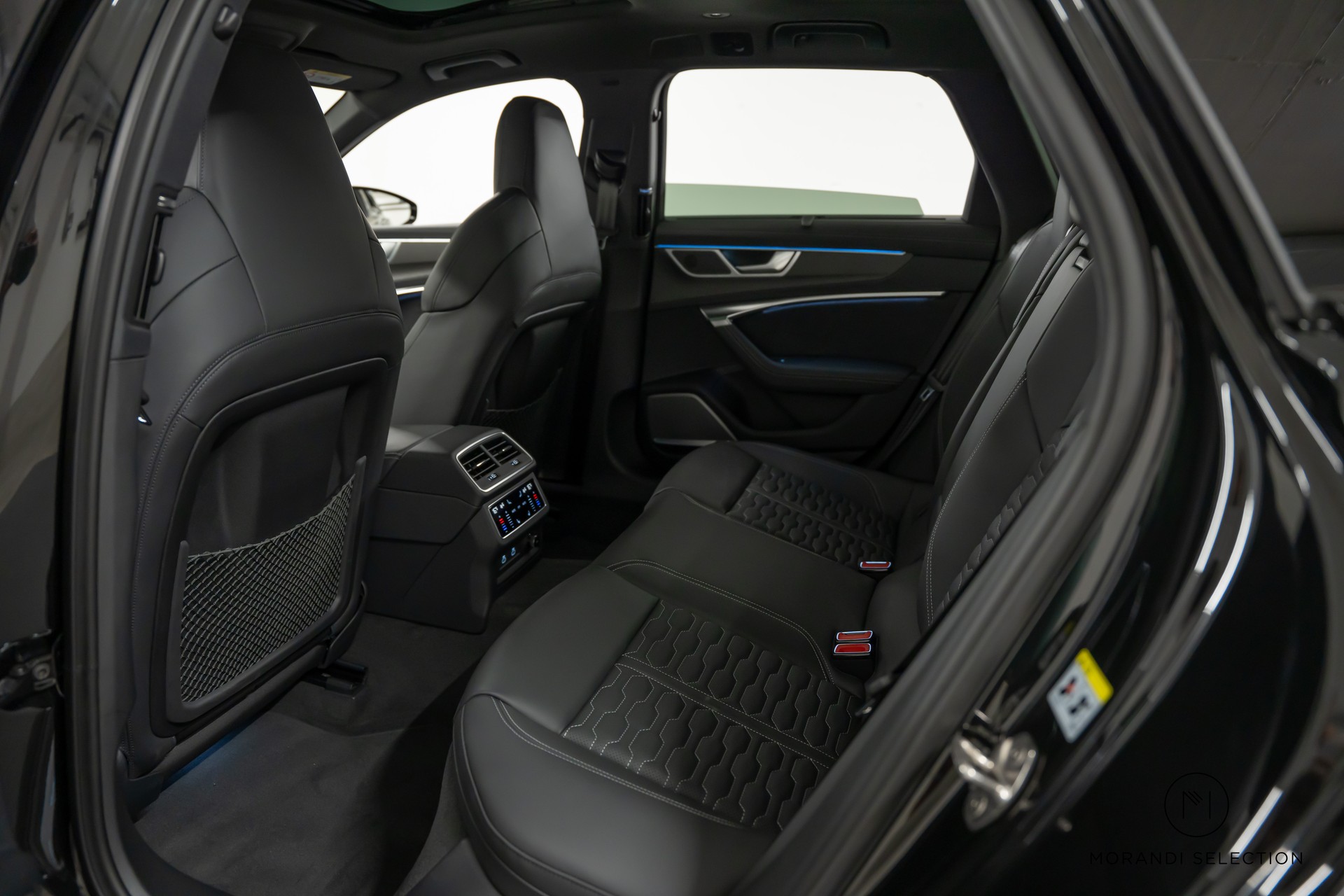 AUDI RS6 Avant 4.0 V8 TFSI performance quattro T-Tronic-image-19
