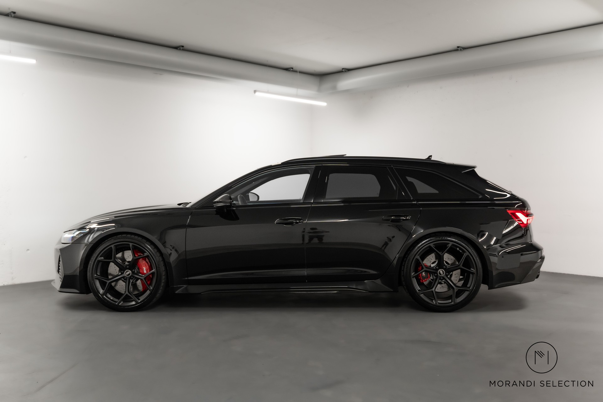 AUDI RS6 Avant 4.0 V8 TFSI performance quattro T-Tronic-image-0