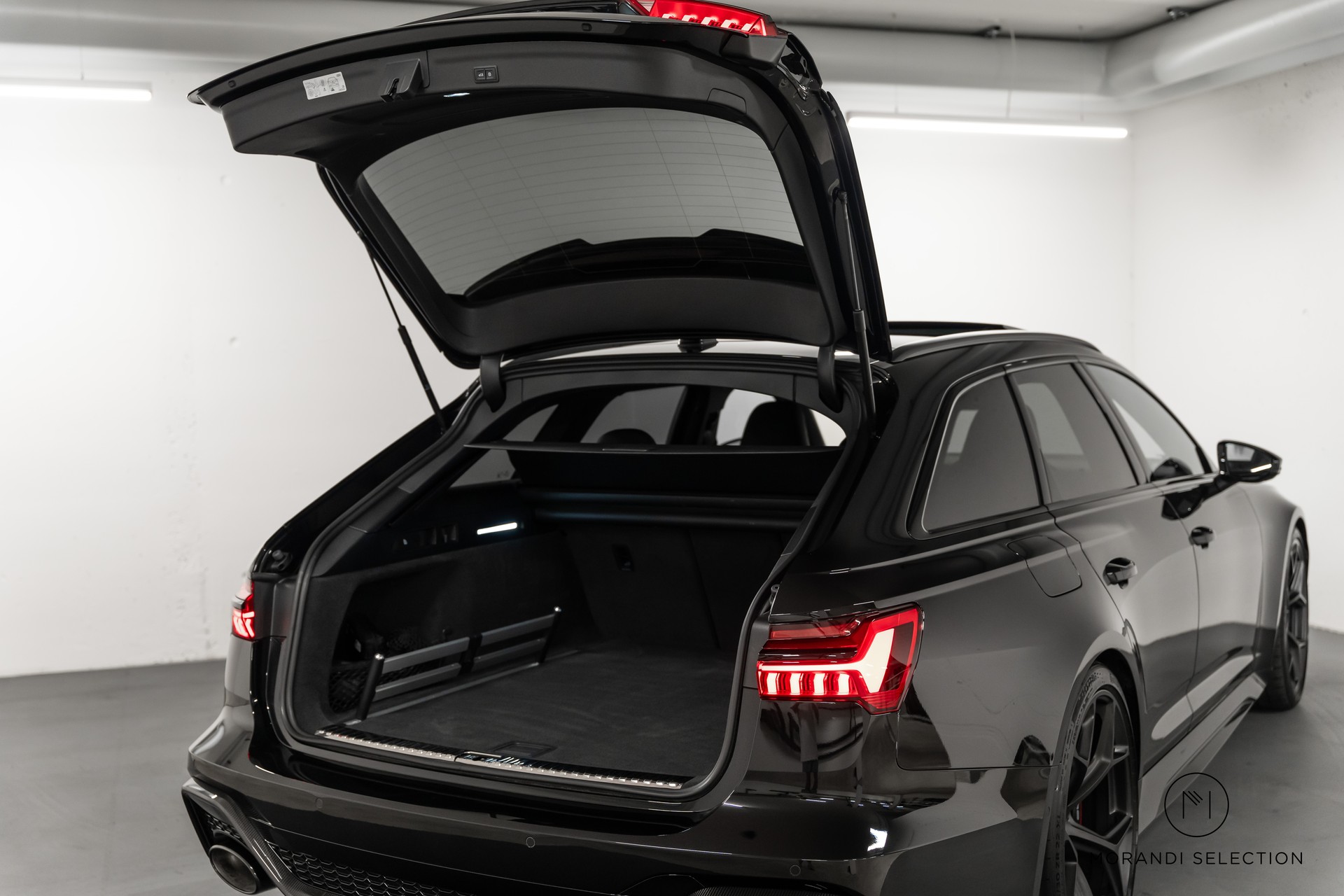 AUDI RS6 Avant 4.0 V8 TFSI performance quattro T-Tronic-image-13