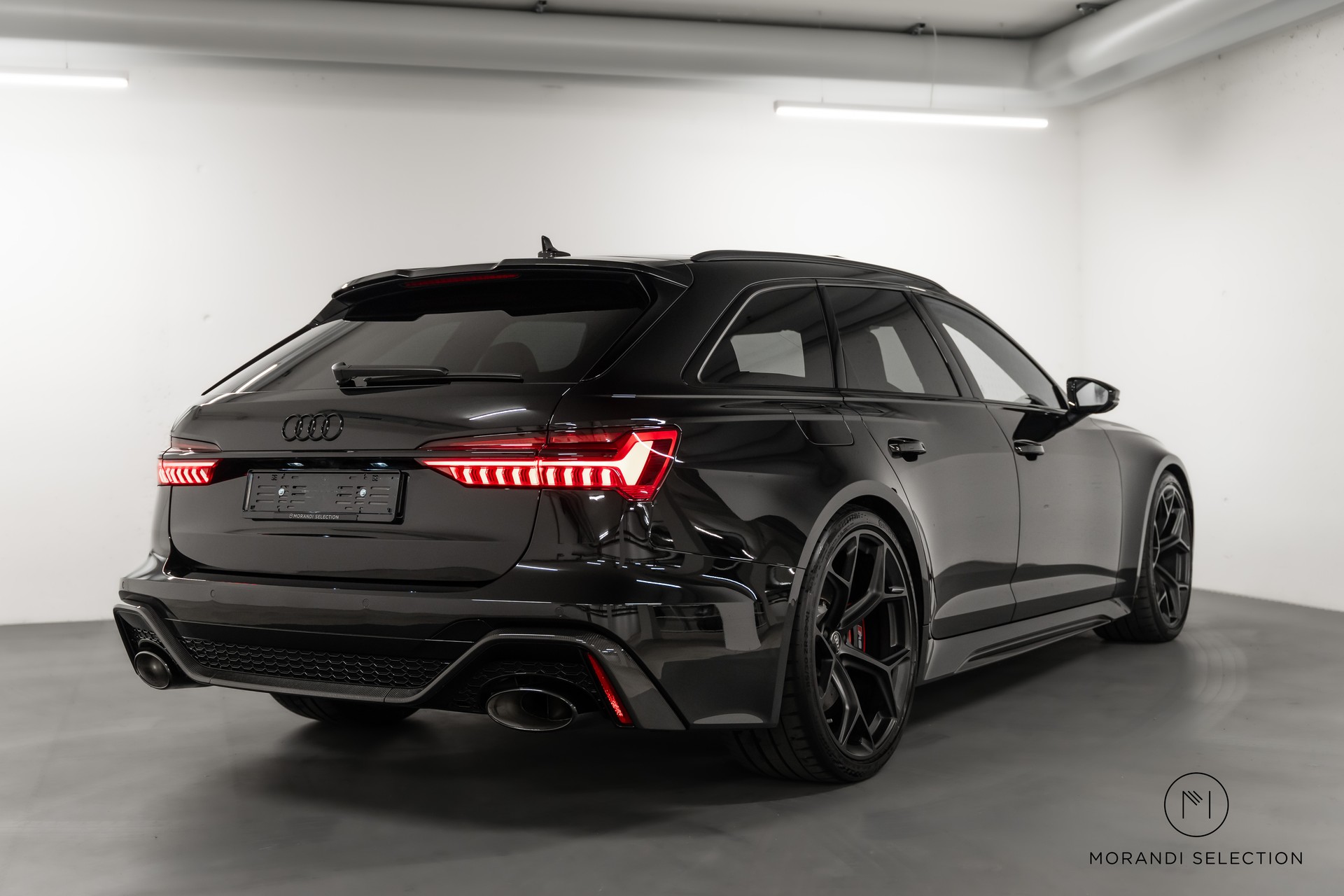 AUDI RS6 Avant 4.0 V8 TFSI performance quattro T-Tronic-image-2