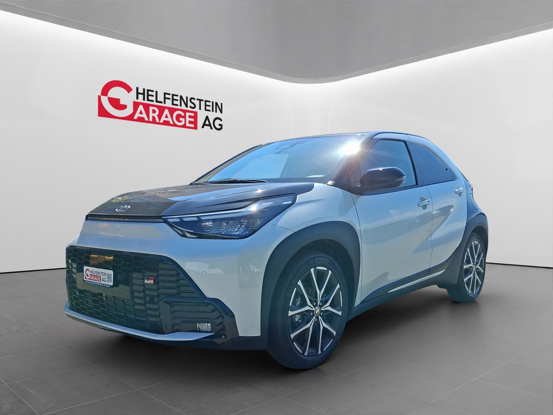 TOYOTA Aygo X 1.5 VVT-i HSD GR Sport-image-0