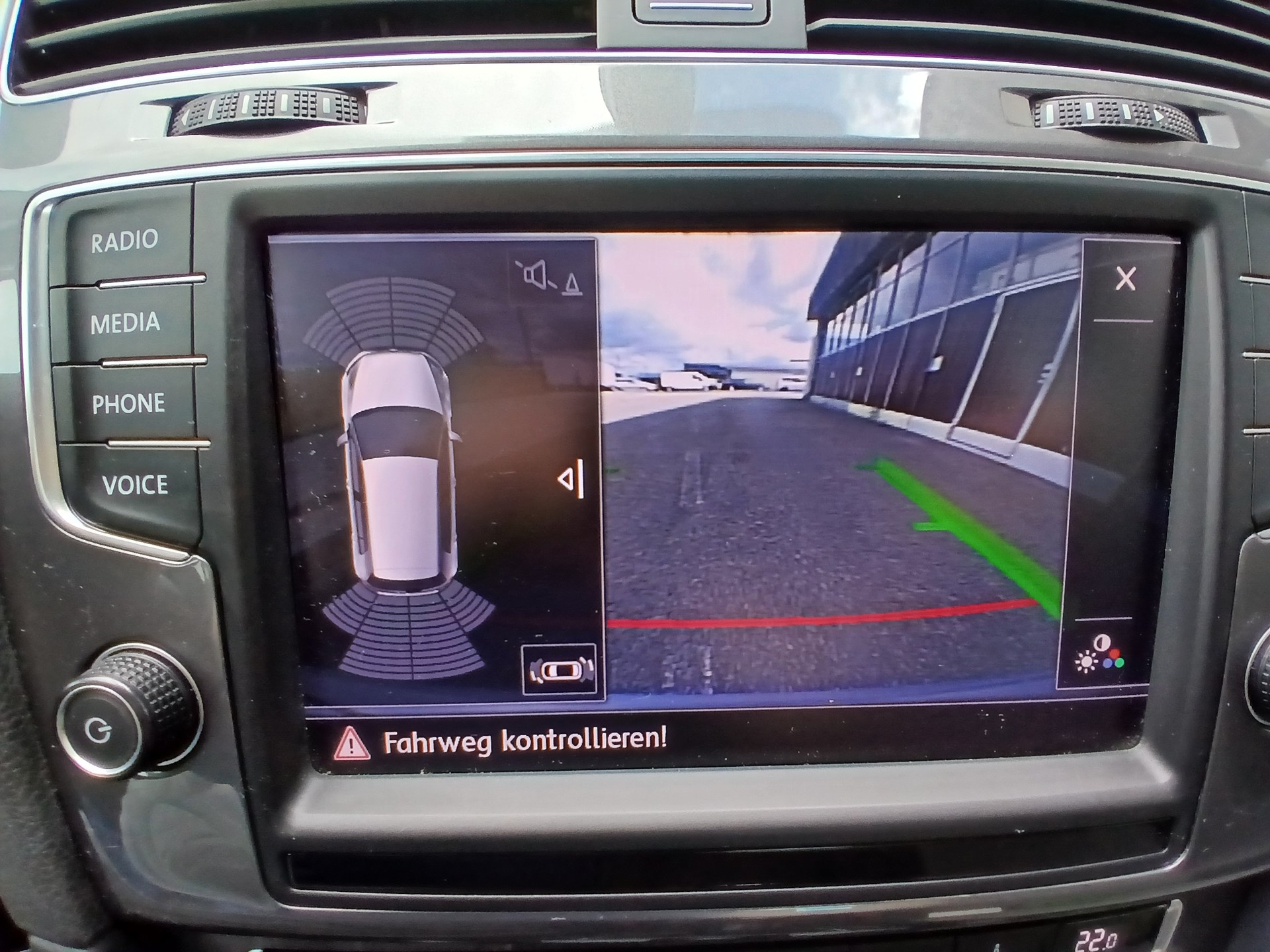 VW e-Golf Voll-Elektro mit CCS-Laden Batterie-Garantie bis 07/2027-image-12