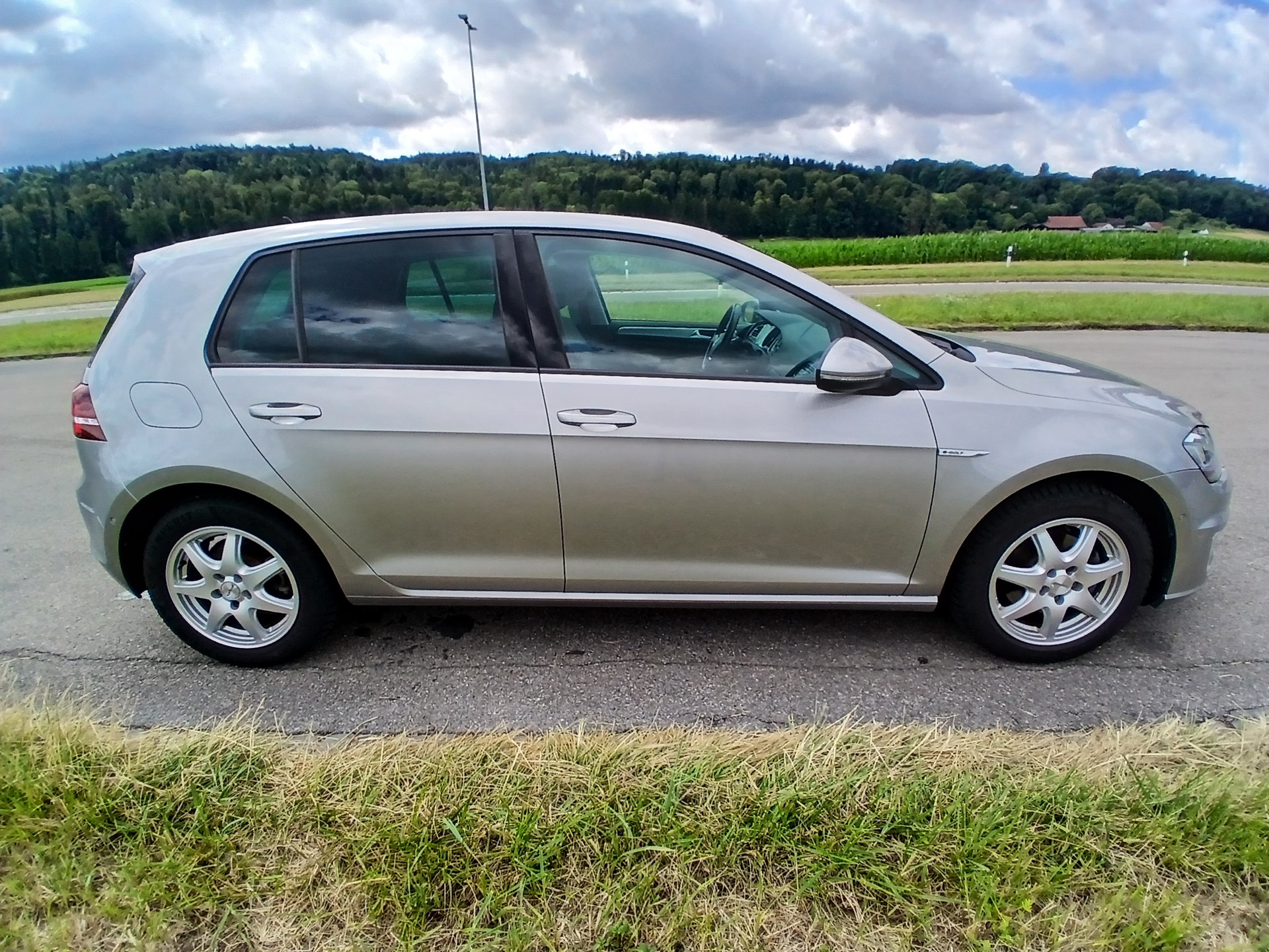 VW e-Golf Voll-Elektro mit CCS-Laden Batterie-Garantie bis 07/2027-image-5