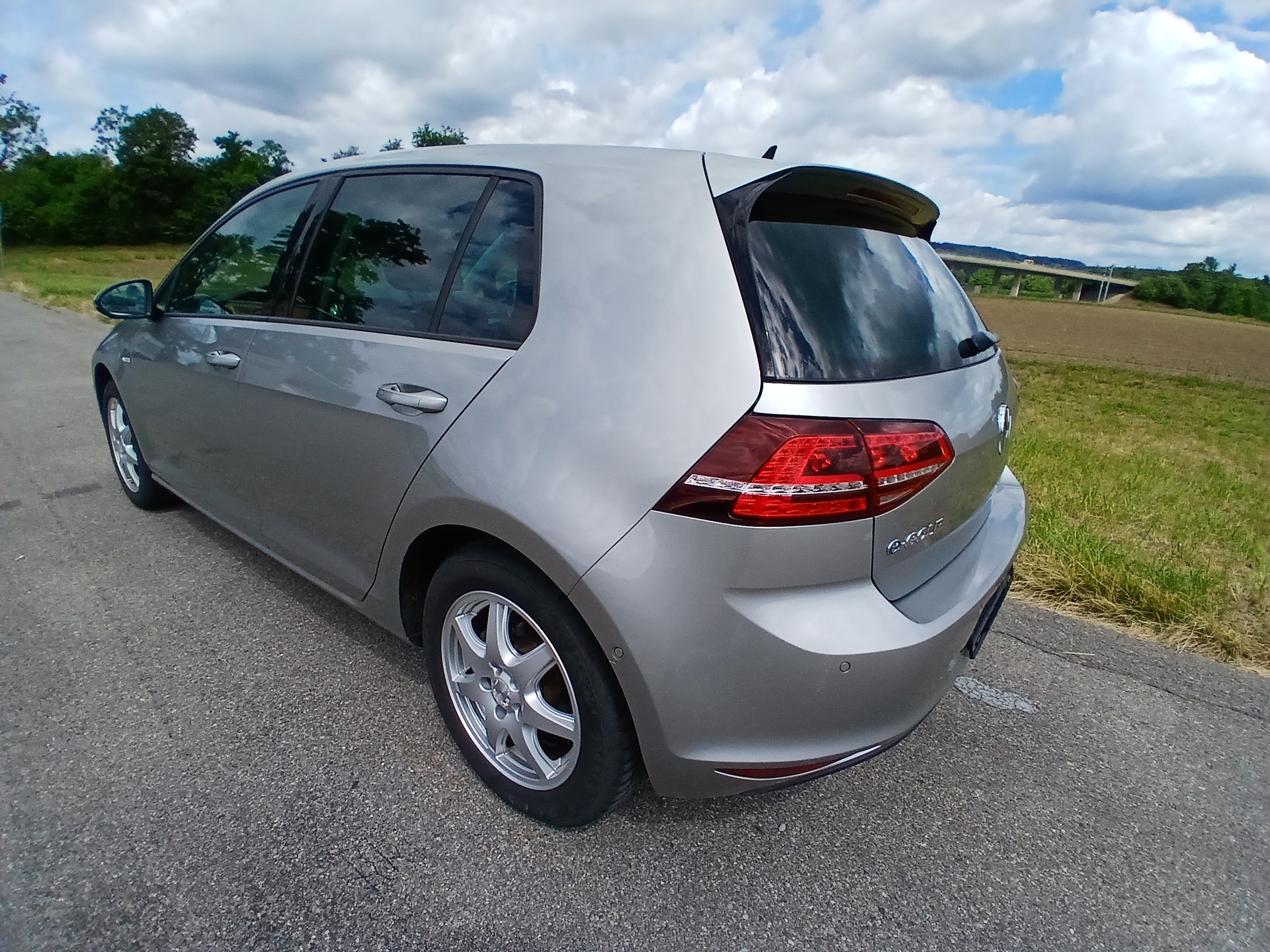 VW e-Golf Voll-Elektro mit CCS-Laden Batterie-Garantie bis 07/2027-image-2