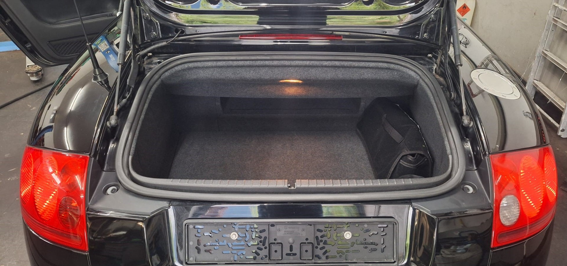 AUDI Roadster-image-4