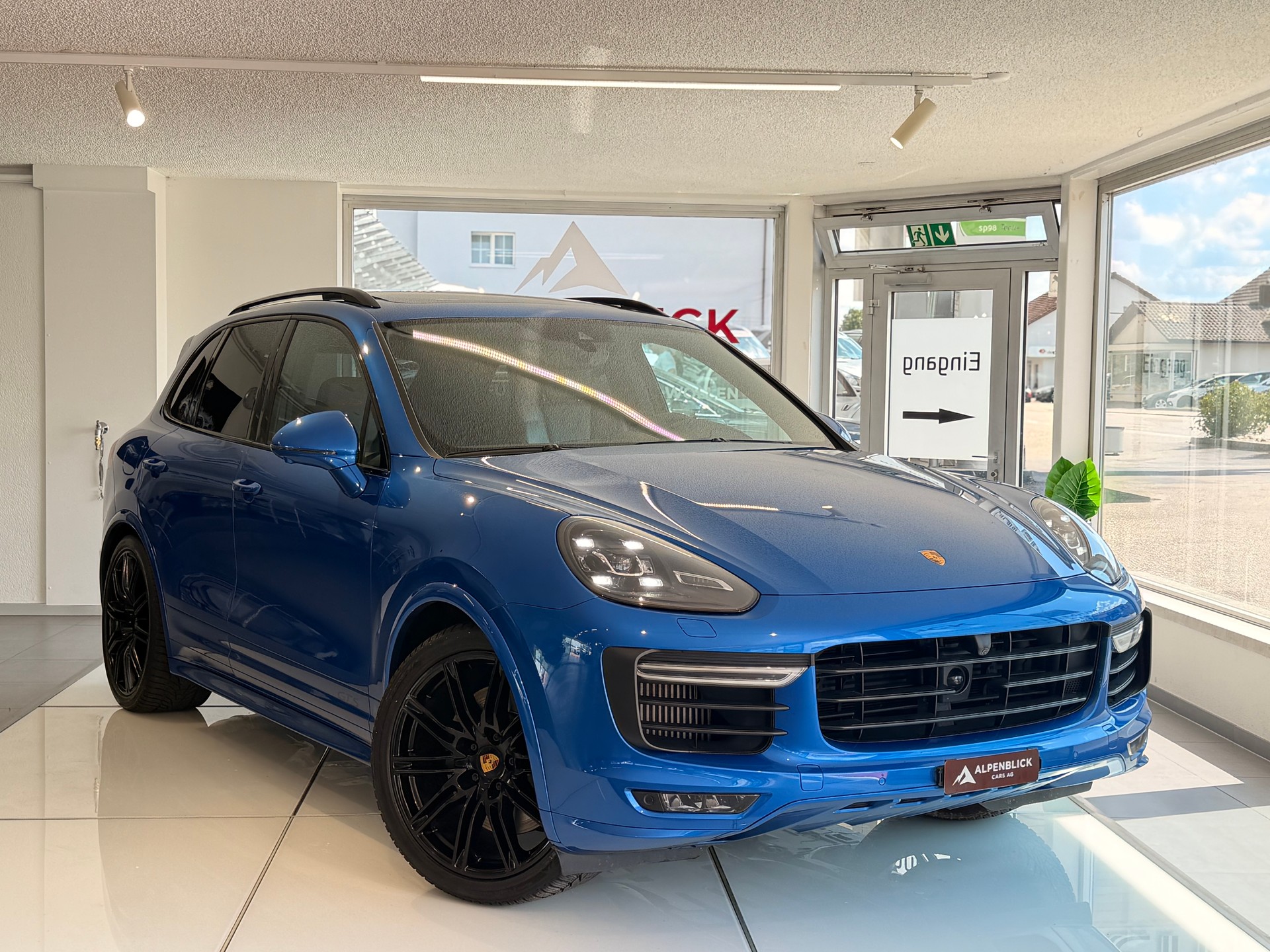 PORSCHE Cayenne GTS inkl. PORSCHE APPROVED-image-0
