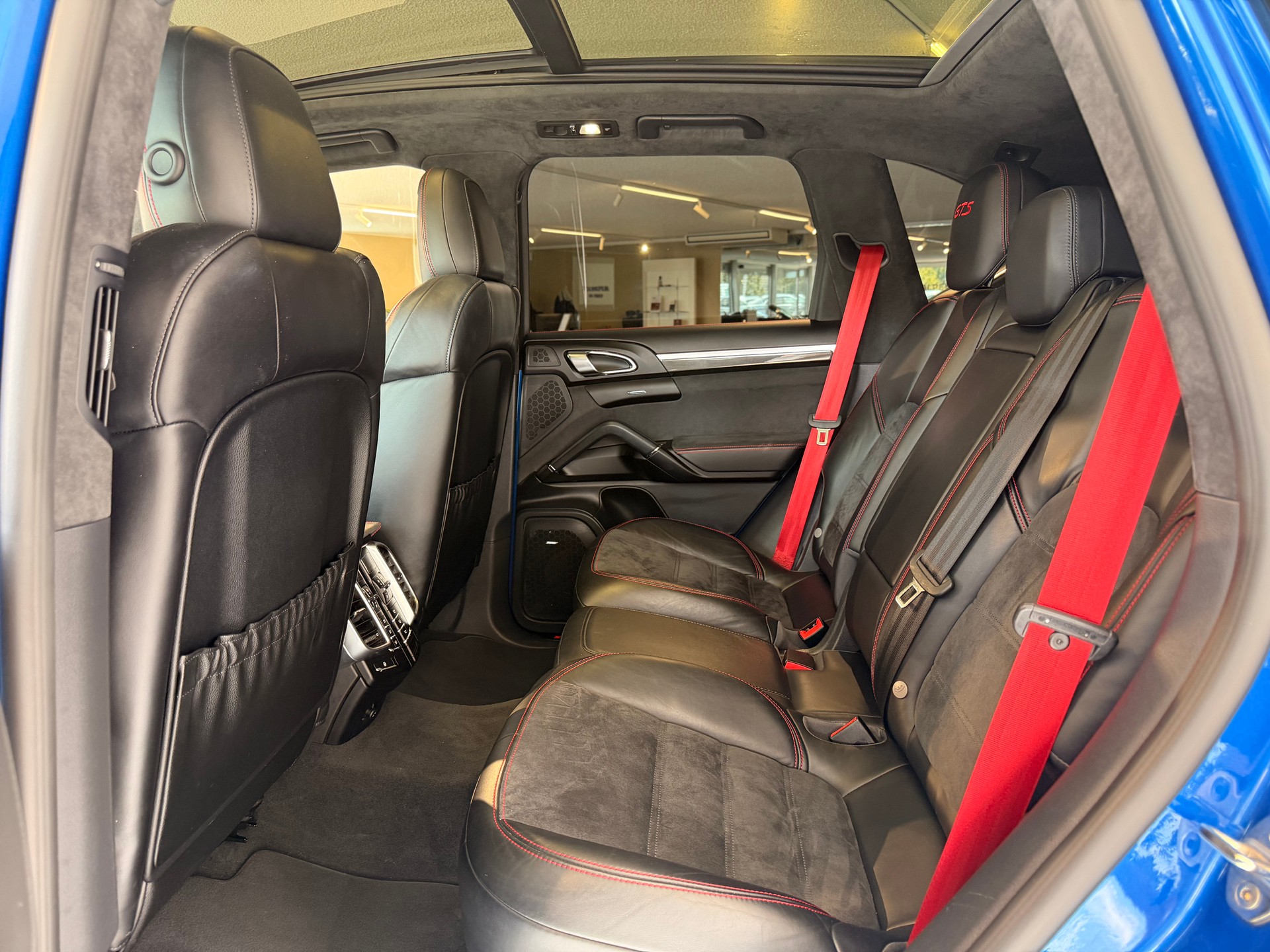 PORSCHE Cayenne GTS inkl. PORSCHE APPROVED-image-18