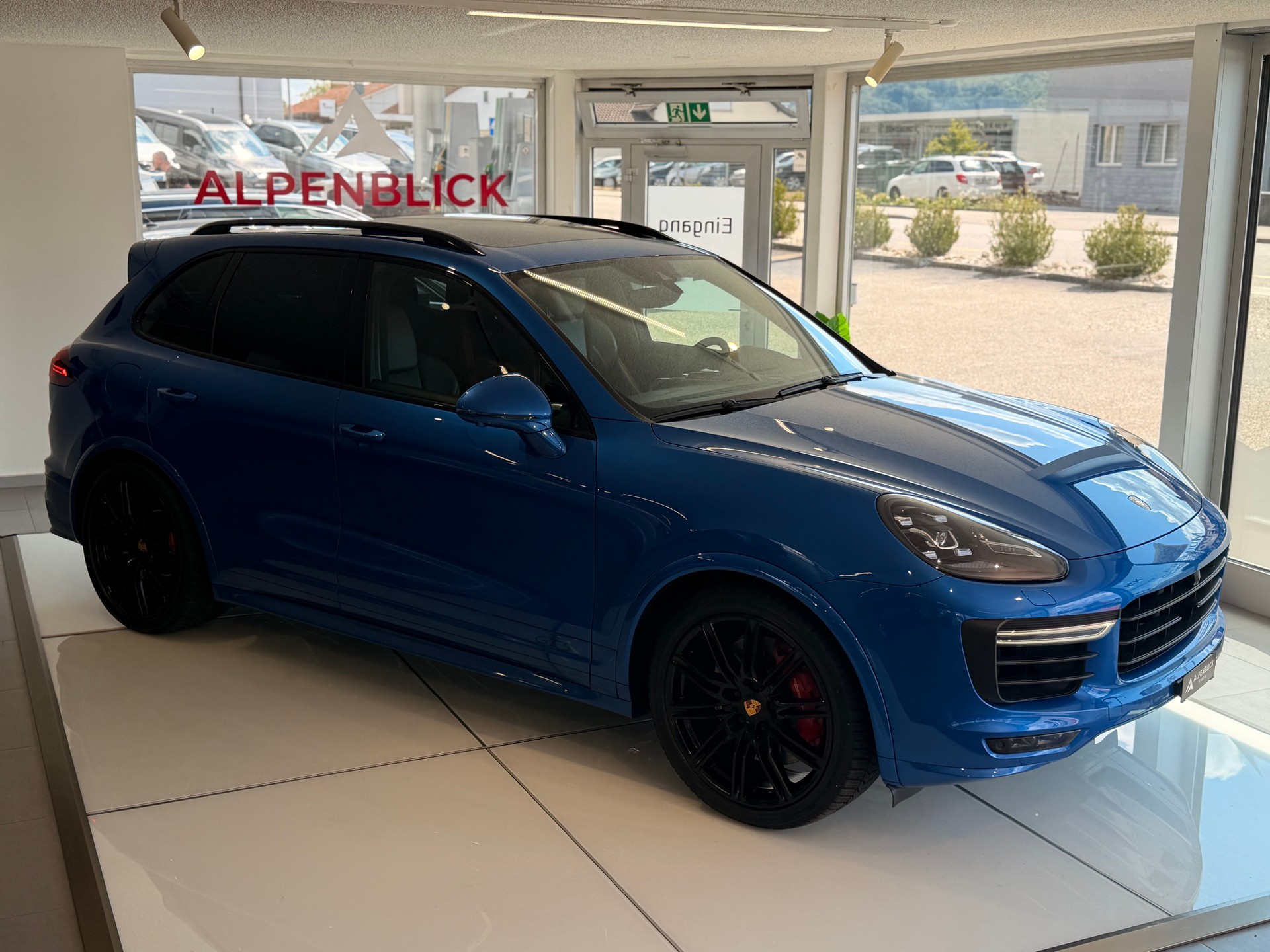 PORSCHE Cayenne GTS inkl. PORSCHE APPROVED-image-5
