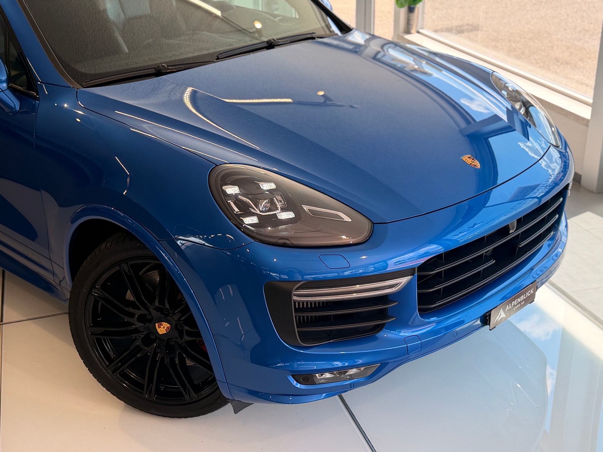 PORSCHE Cayenne GTS inkl. PORSCHE APPROVED-image-2