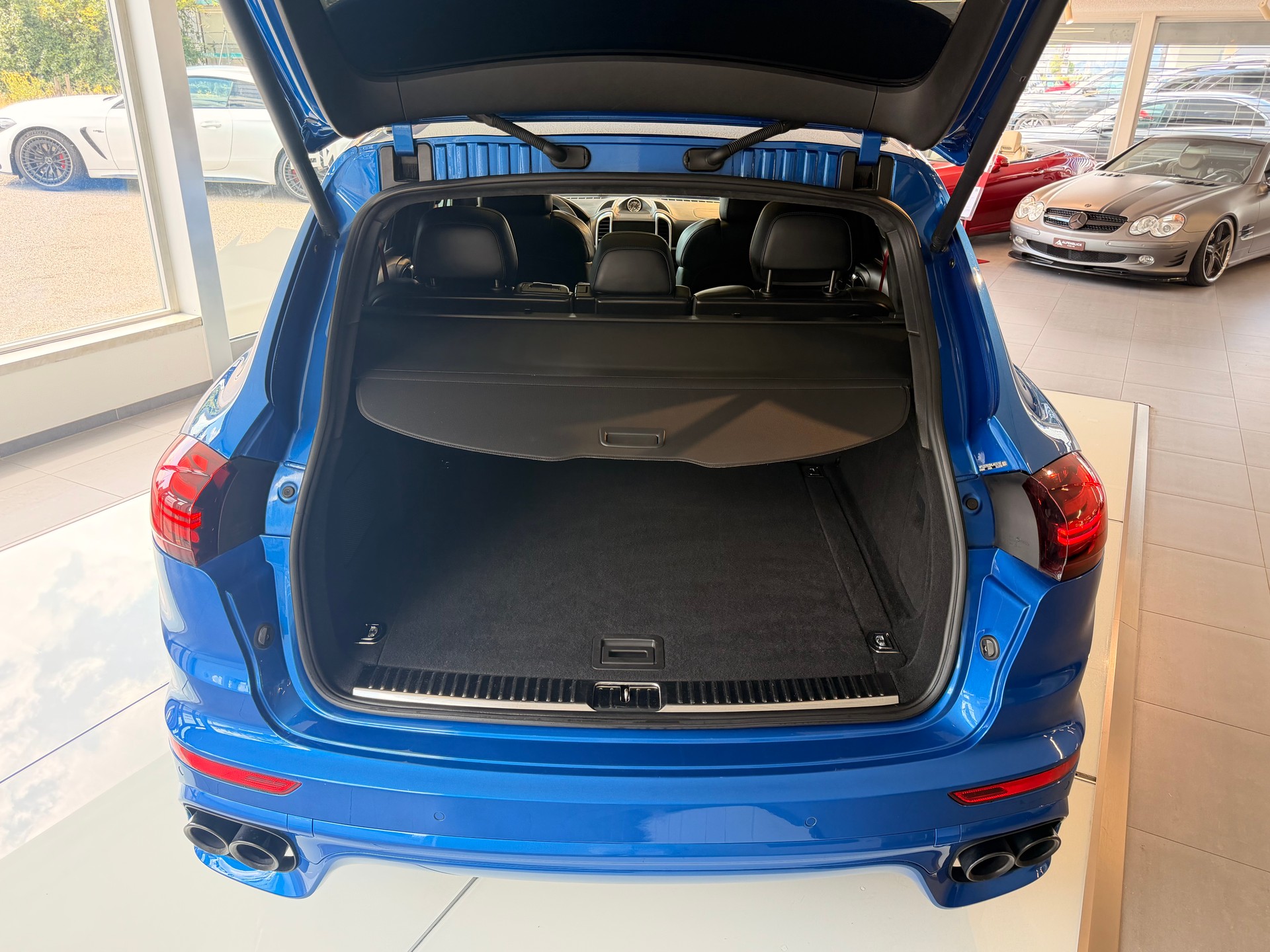 PORSCHE Cayenne GTS inkl. PORSCHE APPROVED-image-19